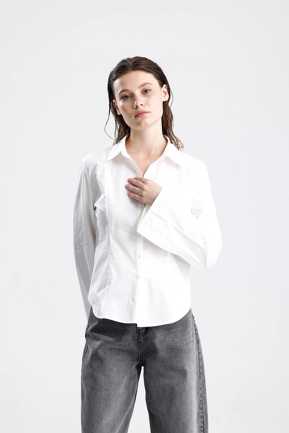 Dar Kesim Klasik Pamuklu Gömlek