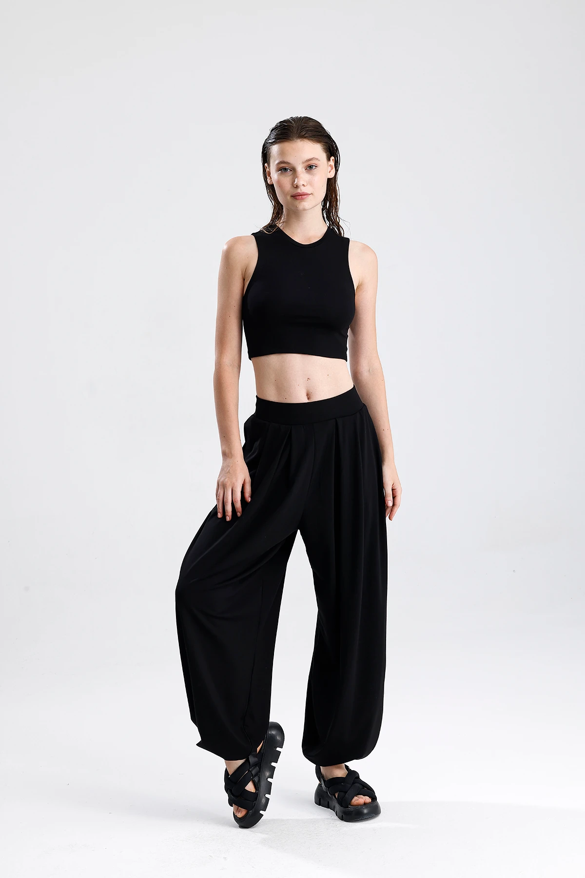 Hafif ve Dökümlü Oversize Şalvar Pantolon