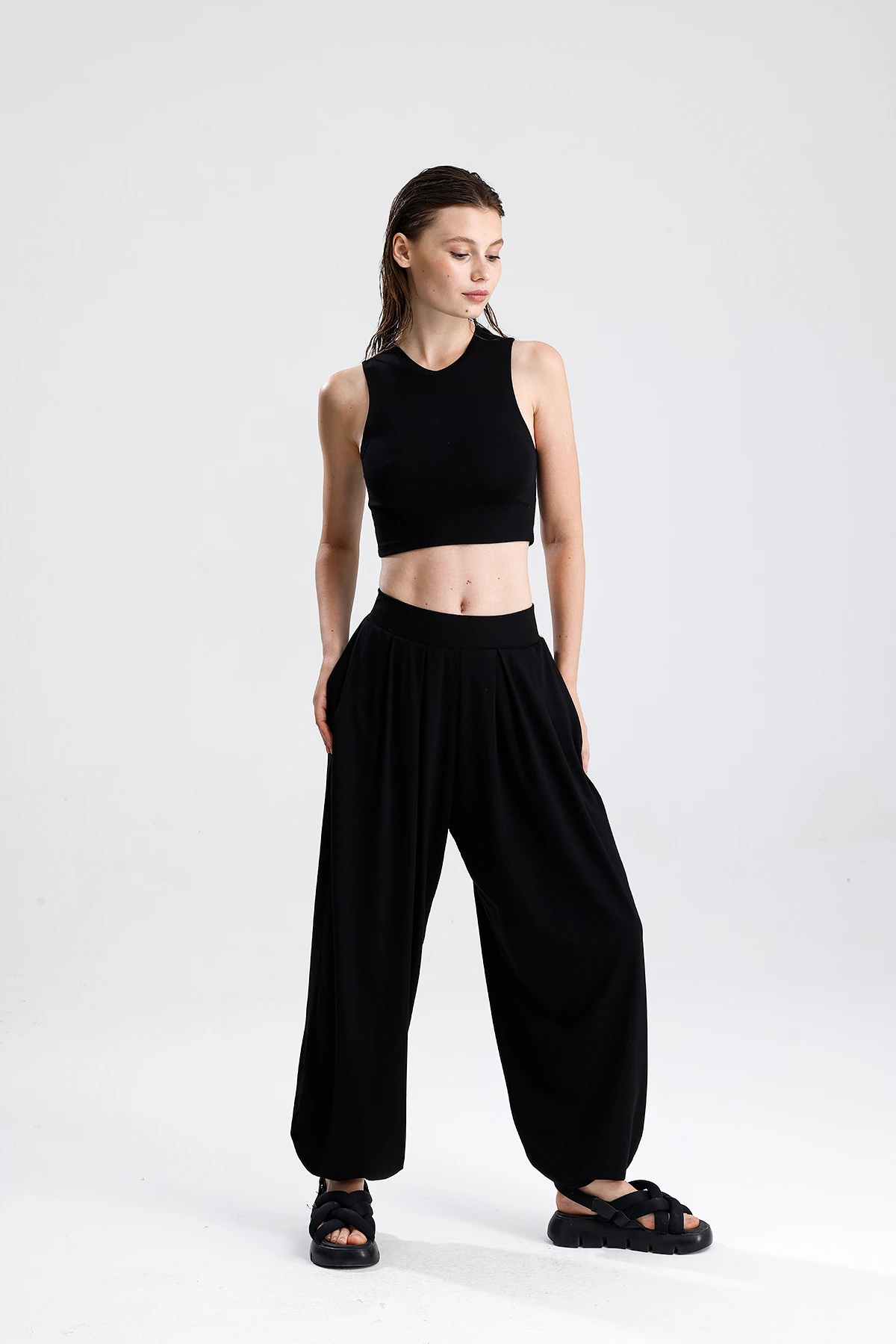 Hafif ve Dökümlü Oversize Şalvar Pantolon