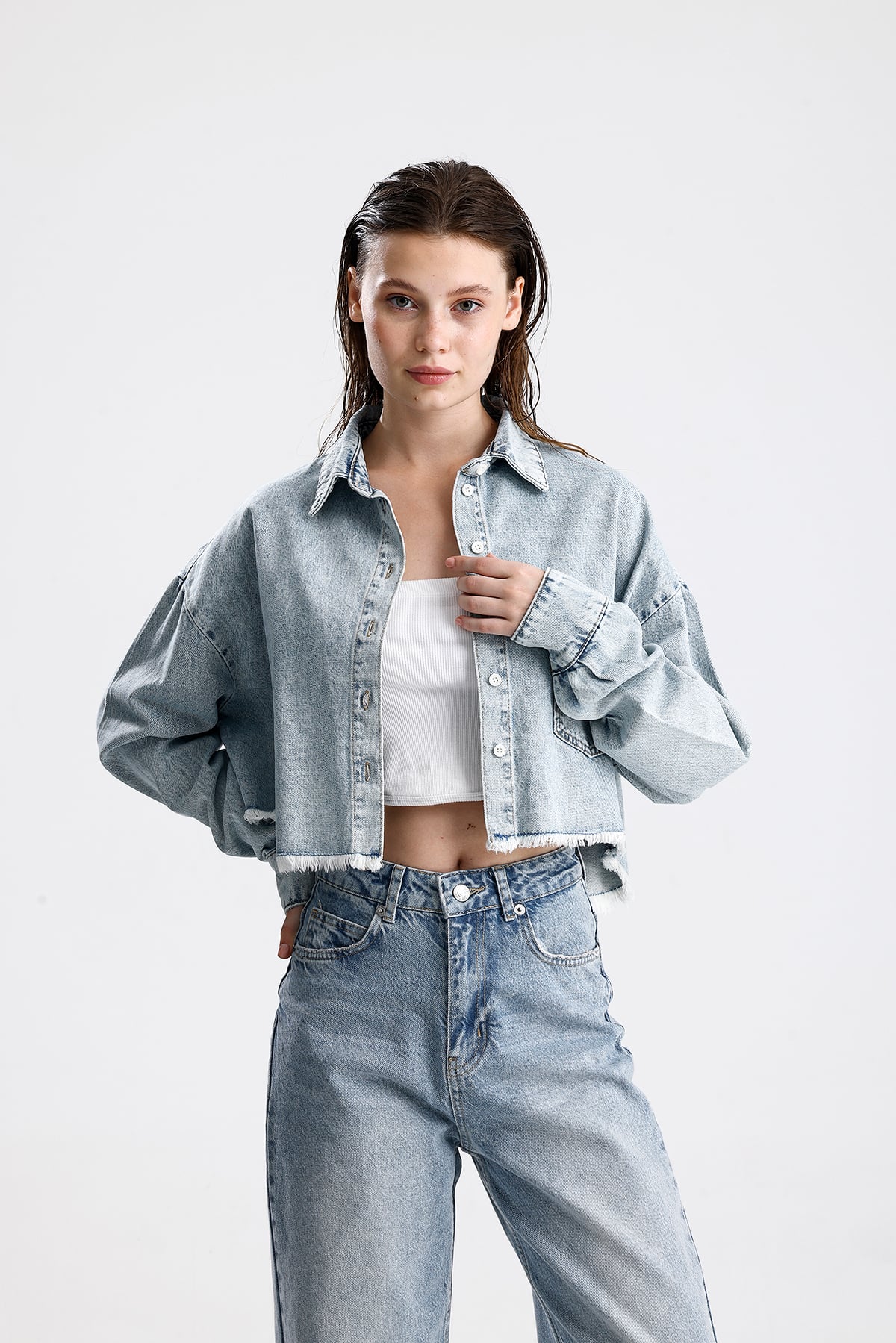 Püsküllü Yıkamalı Crop Denim Ceket