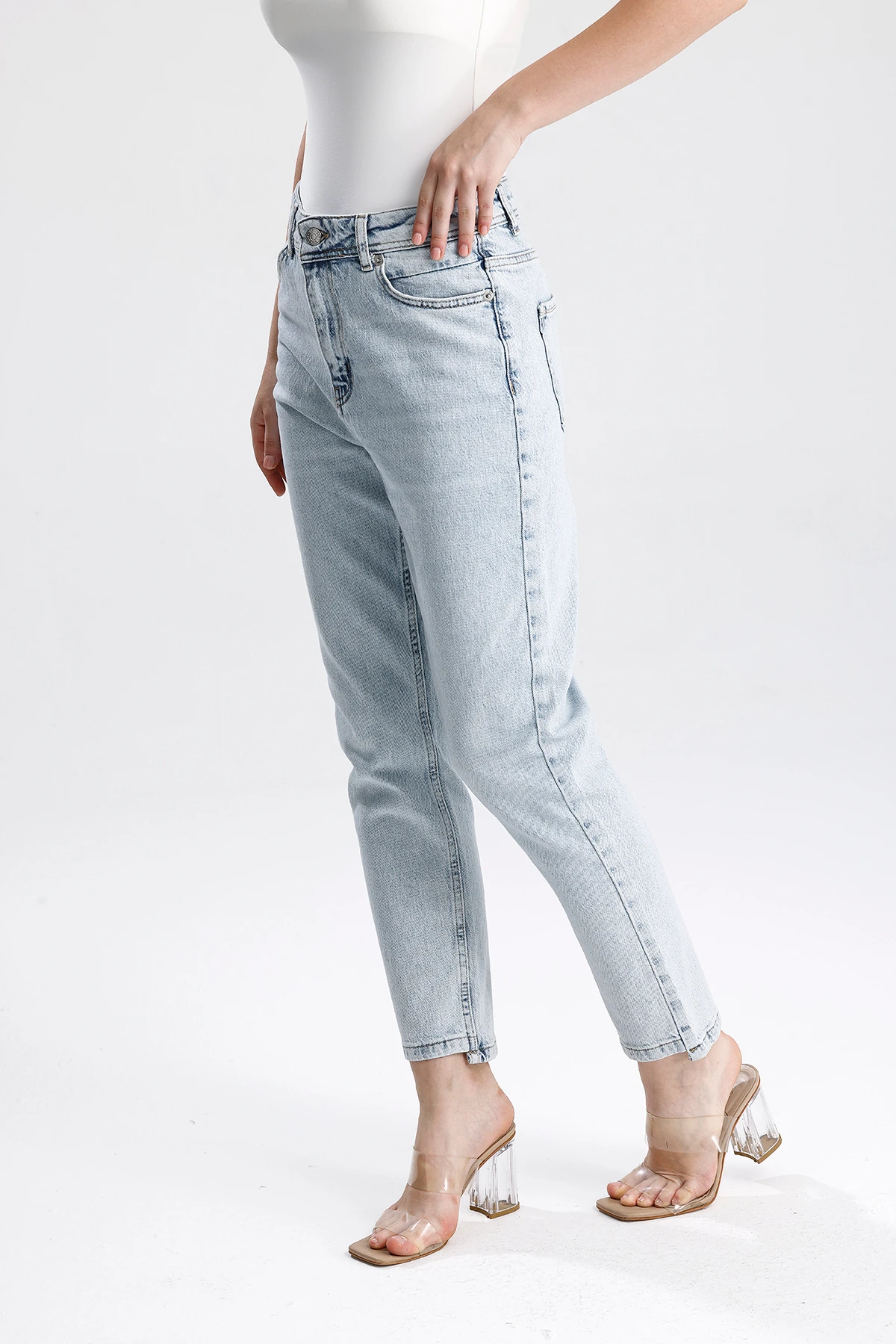 Kadın Yüksek Bel Dar Paça Jean Pantolon