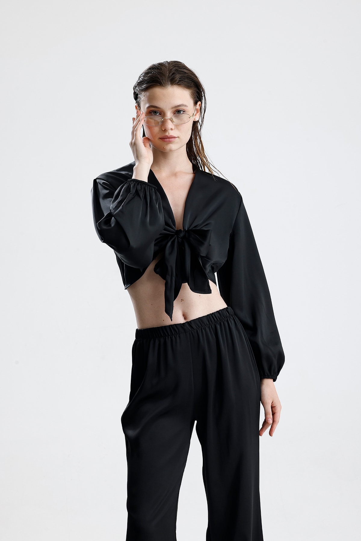 Bağlamalı Saten Kadın Crop Bluz - Siyah