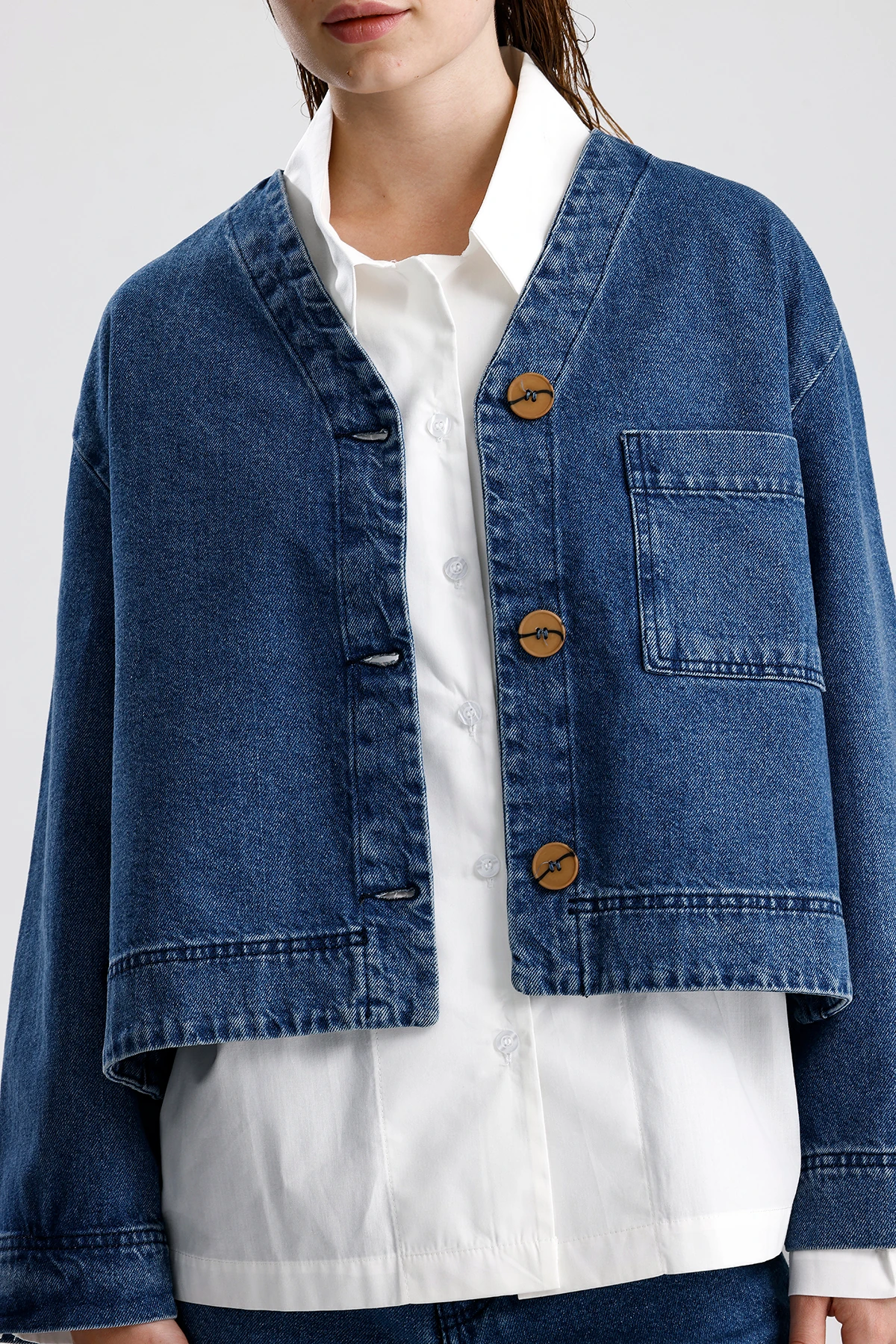 Yuvarlak Yaka Düğmeli Denim Ceket