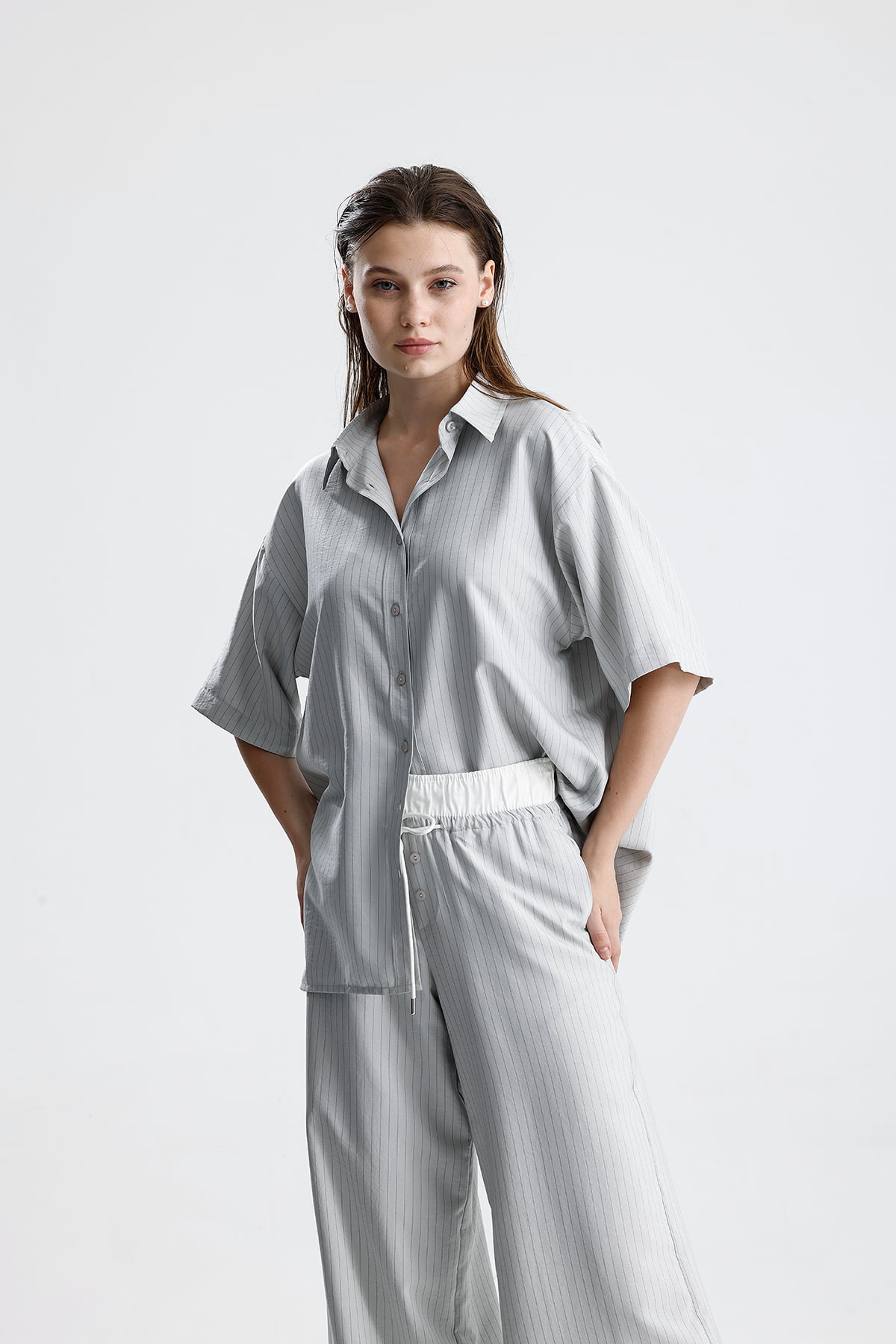 Kadın Oversize Çizgili Gömlek