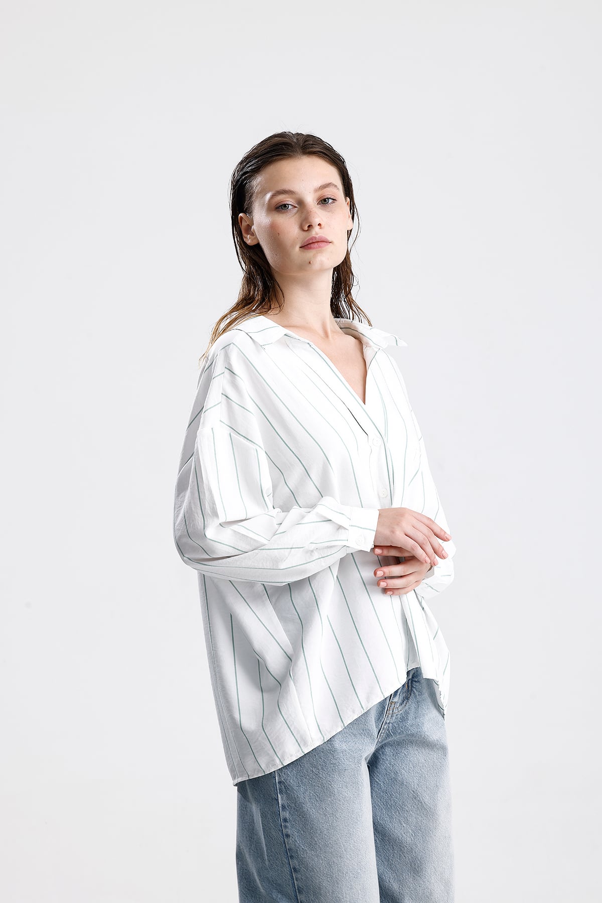 Oversize Çizgili Dökümlü Gömlek