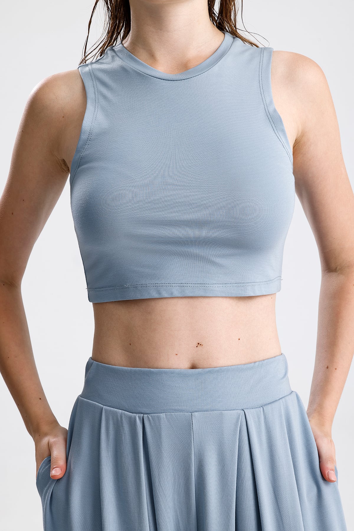 Düz Kesim Yüksek Yaka Kolsuz Crop Top - Morning Blue