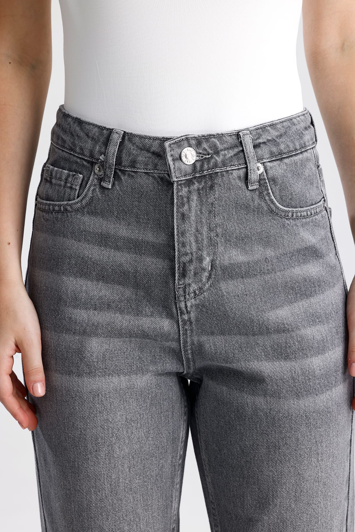 Kadın Yüksek Bel Dar Paça Denim Pantolon