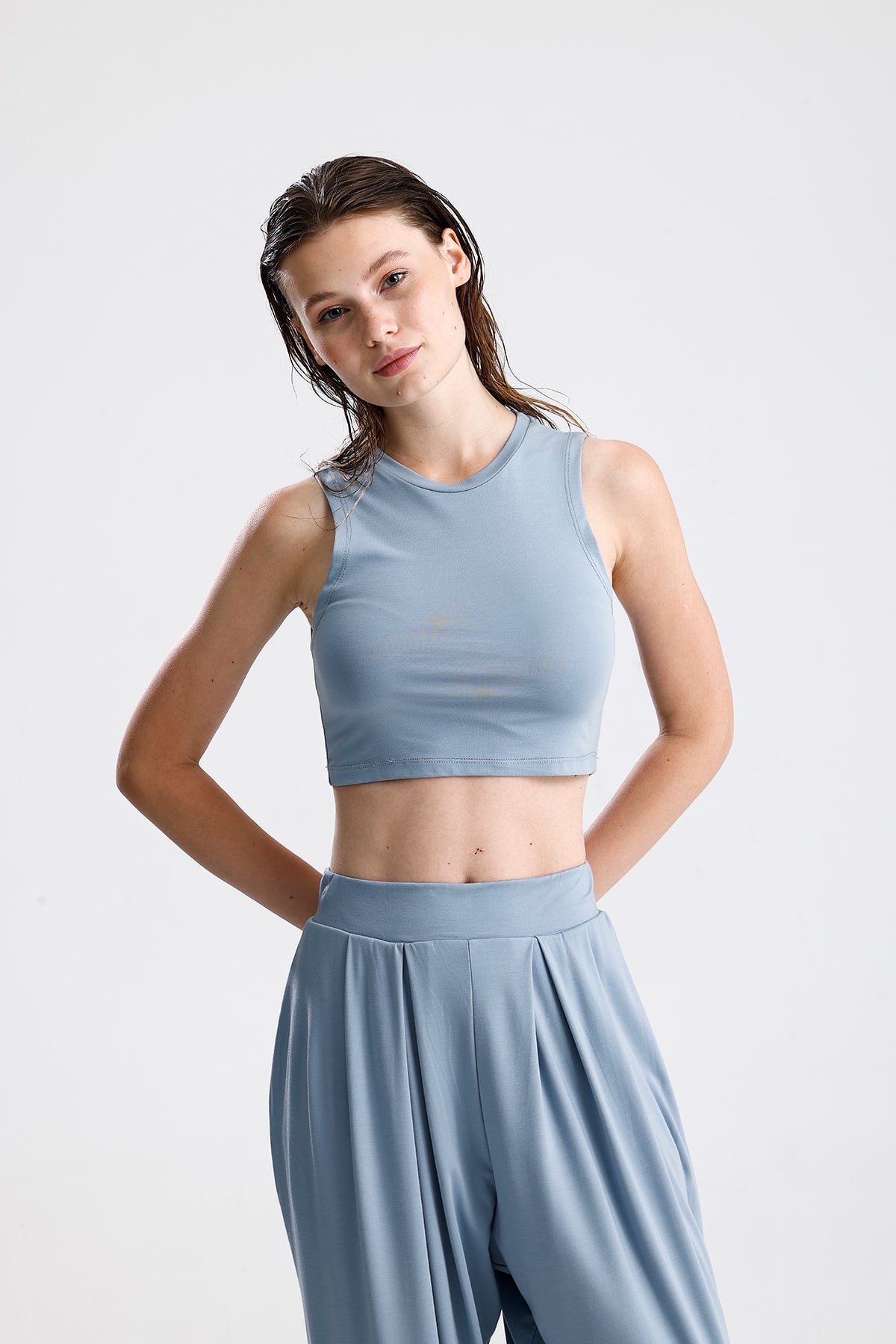 Düz Kesim Yüksek Yaka Kolsuz Crop Top - Morning Blue