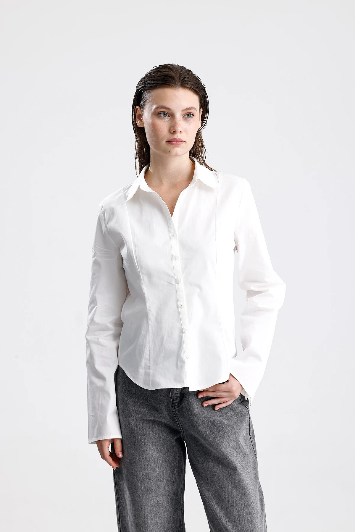 Dar Kesim Klasik Pamuklu Gömlek