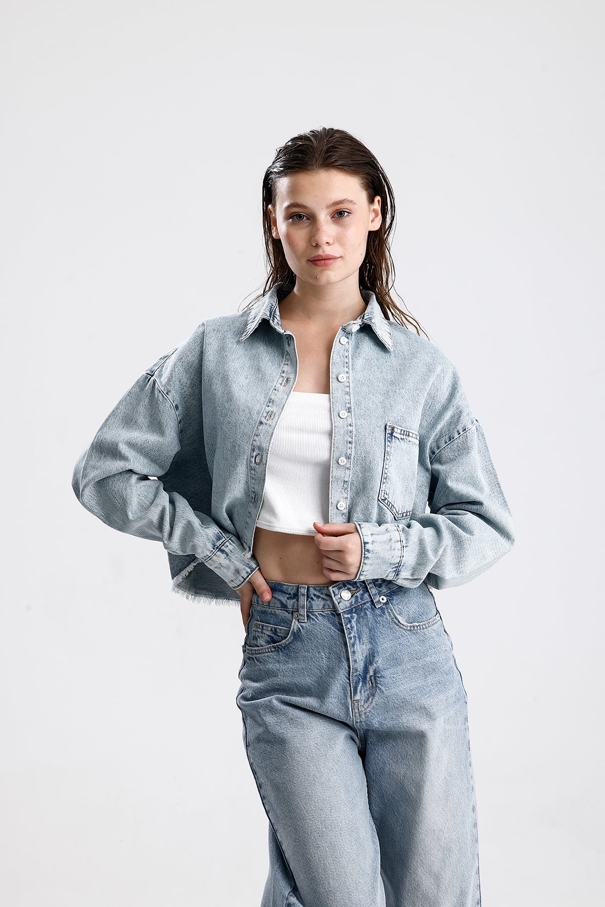 Püsküllü Yıkamalı Crop Denim Ceket