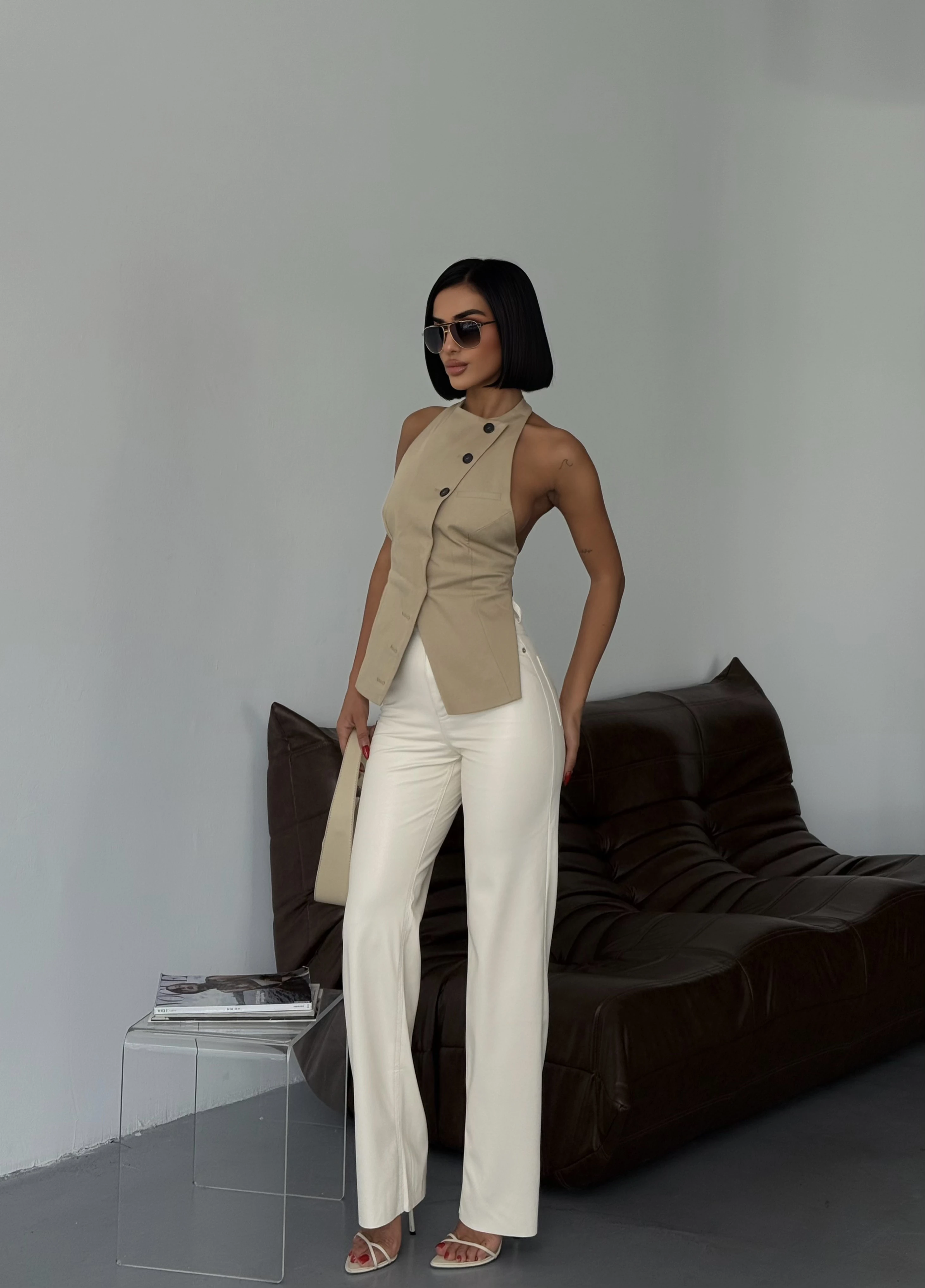 Deri Görünümlü Yüksek Bel Yırtmaçlı Pantolon