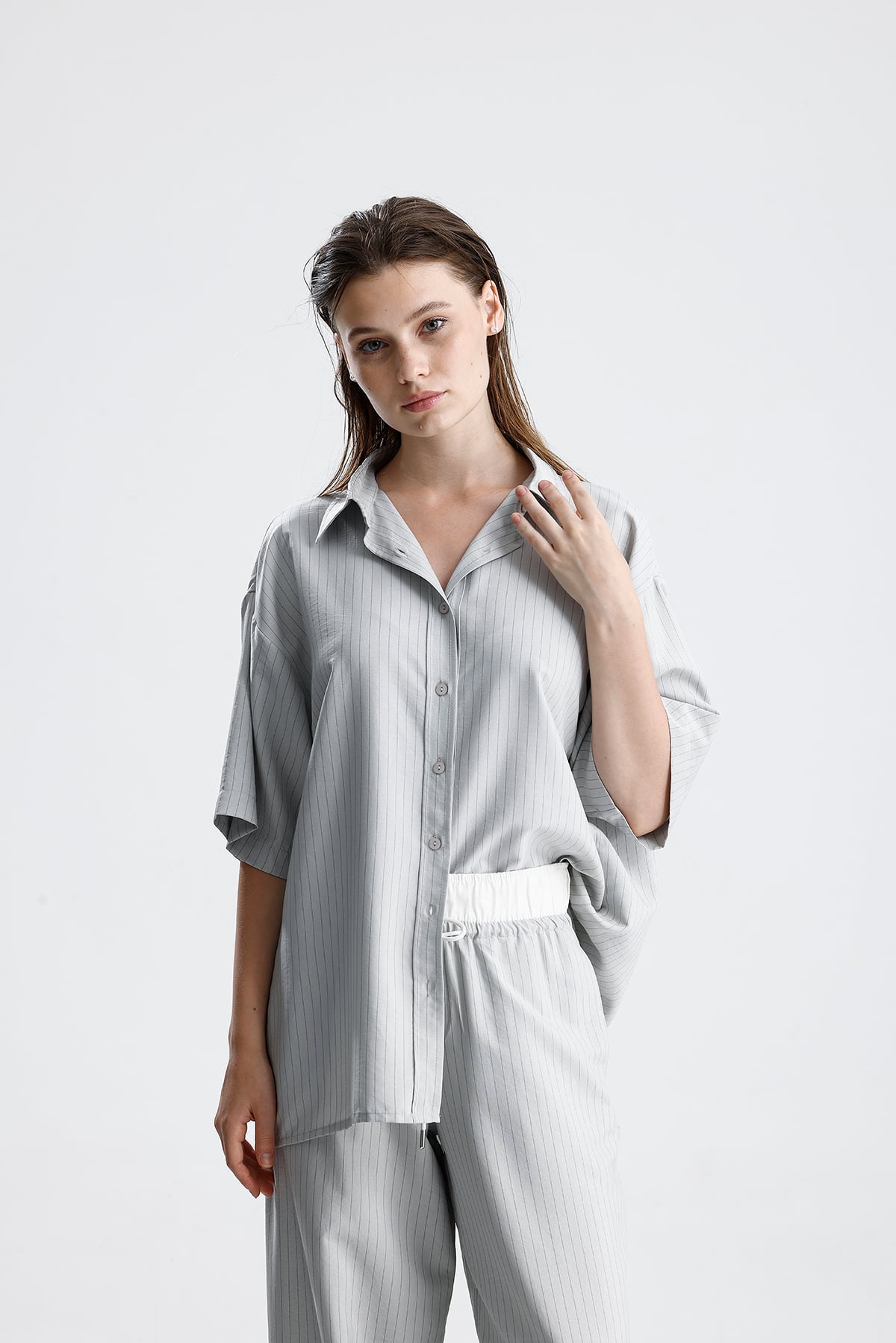 Kadın Oversize Çizgili Gömlek