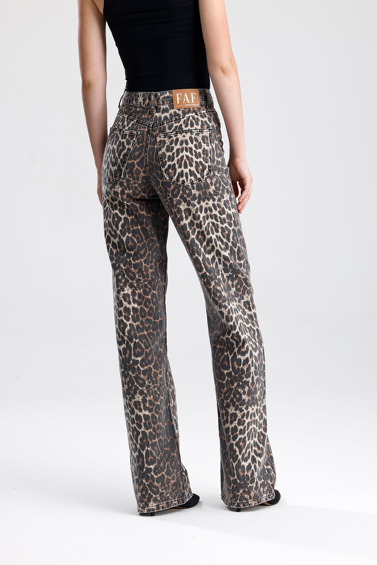 Kadın Yüksek Bel Leopar Desenli Geniş Paça Pantolon