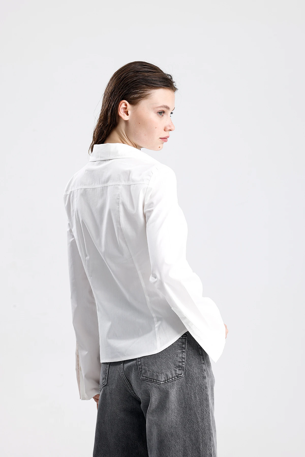 Dar Kesim Klasik Pamuklu Gömlek