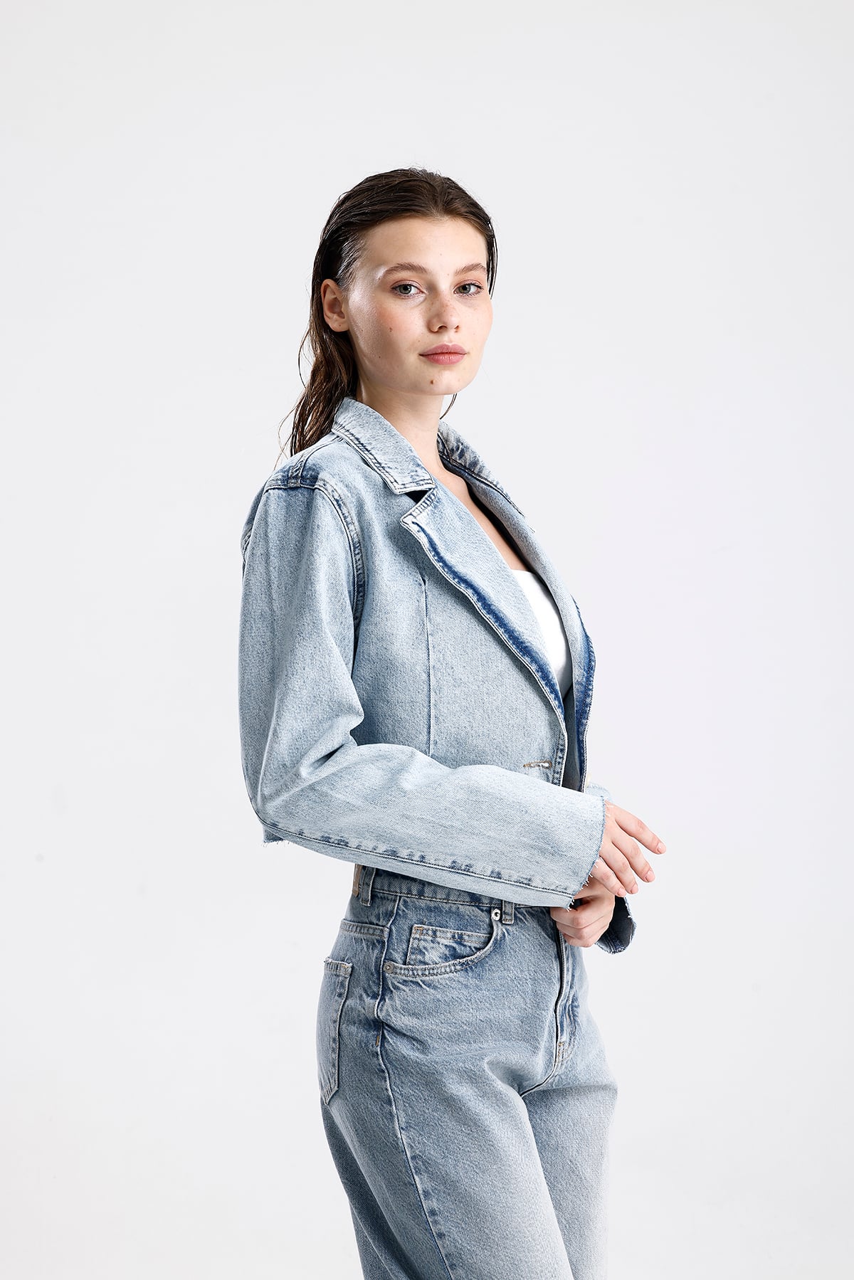 Kısa Kesim Denim Blazer Ceket
