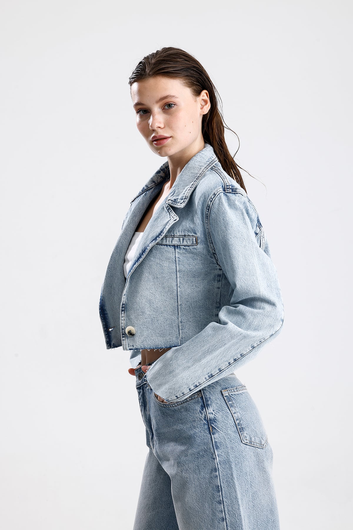 Kısa Kesim Denim Blazer Ceket