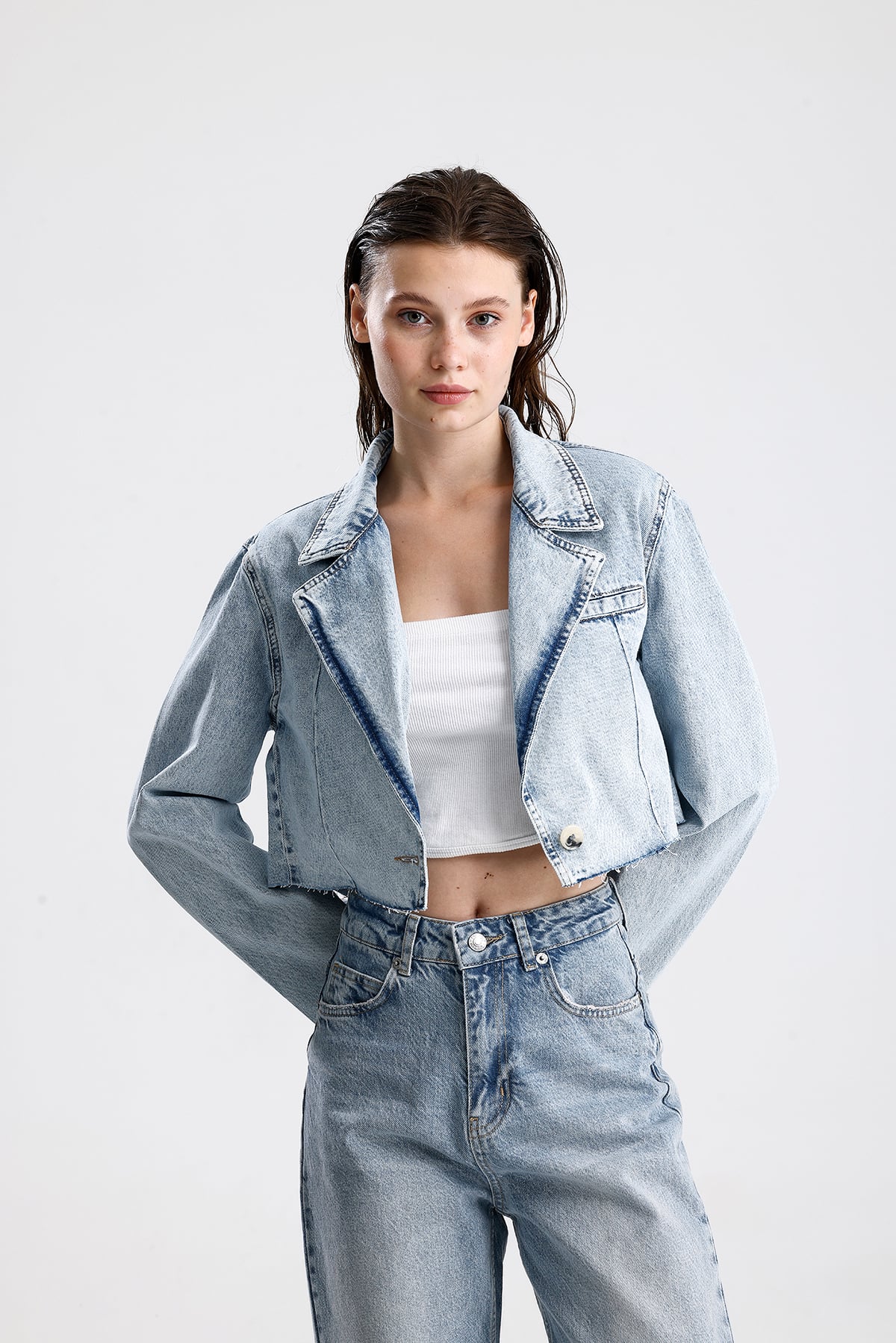 Kısa Kesim Denim Blazer Ceket