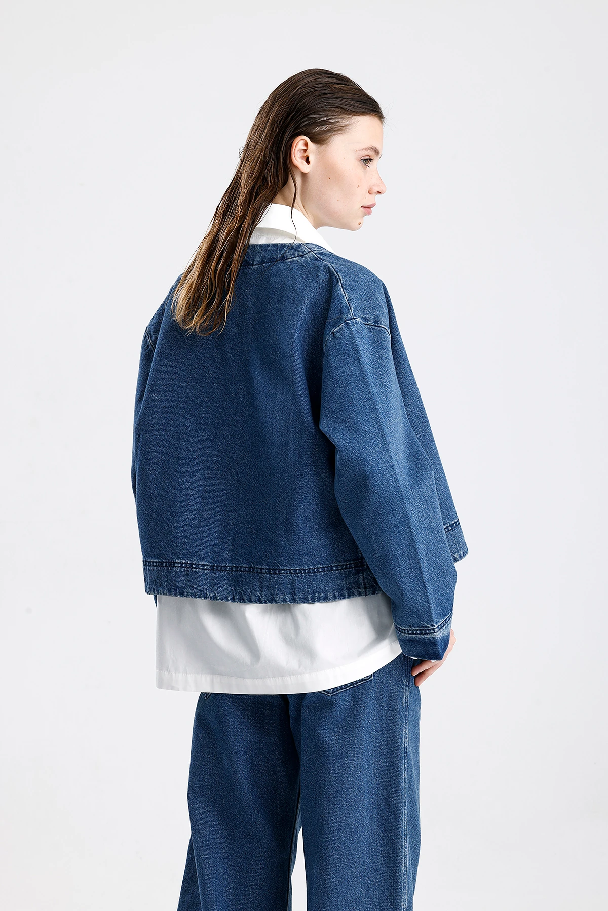 Yuvarlak Yaka Düğmeli Denim Ceket