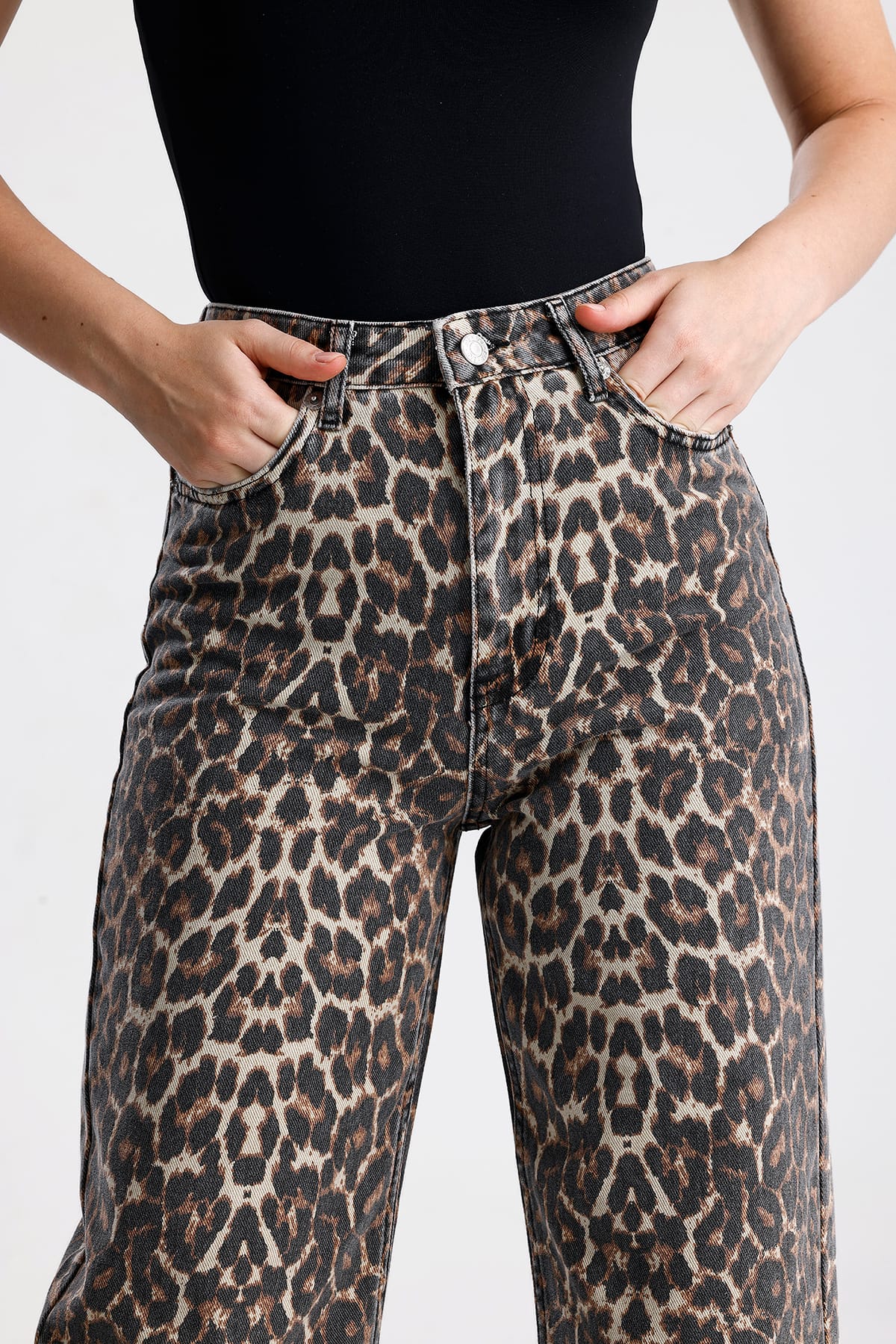 Kadın Yüksek Bel Leopar Desenli Geniş Paça Pantolon