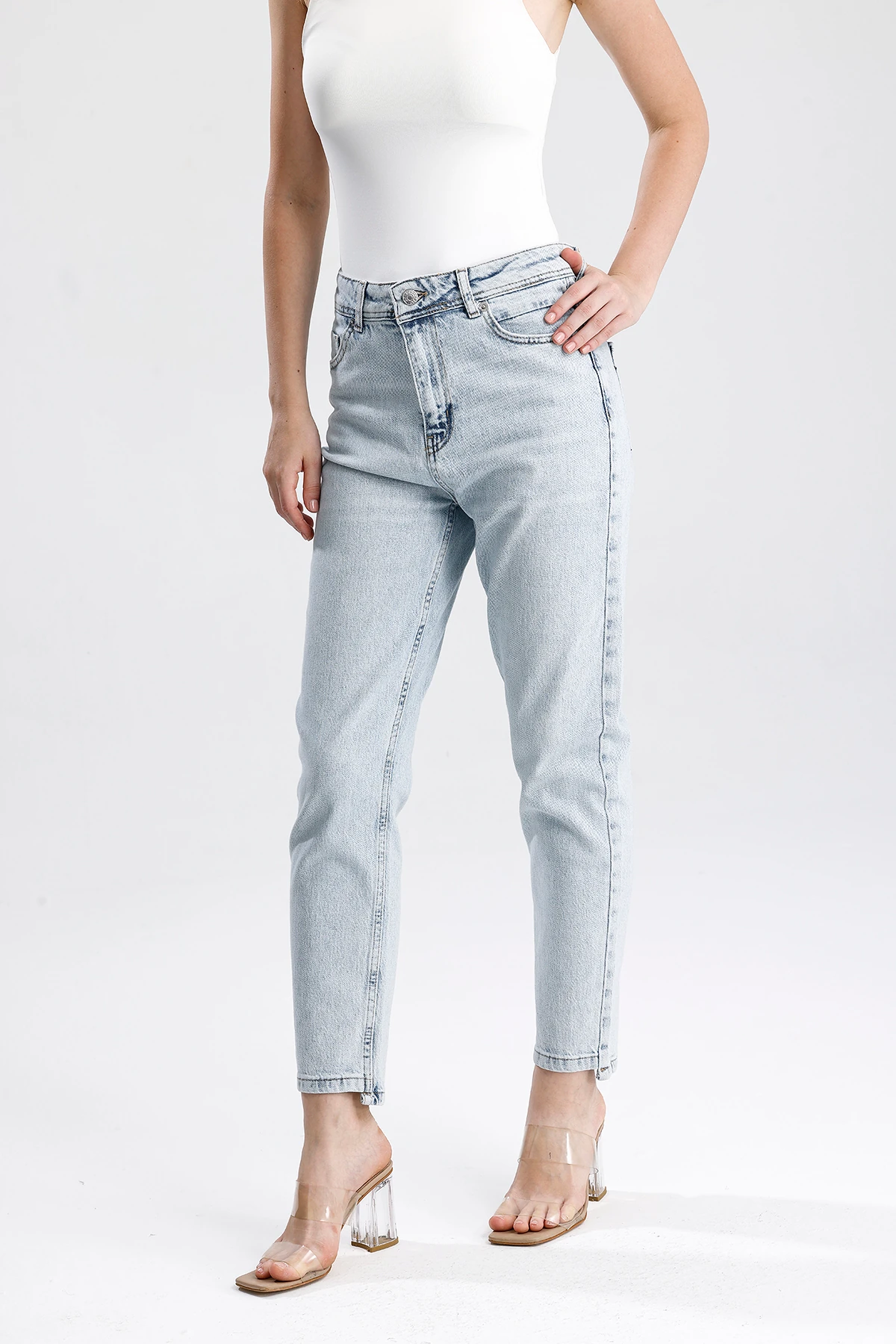 Kadın Yüksek Bel Dar Paça Jean Pantolon