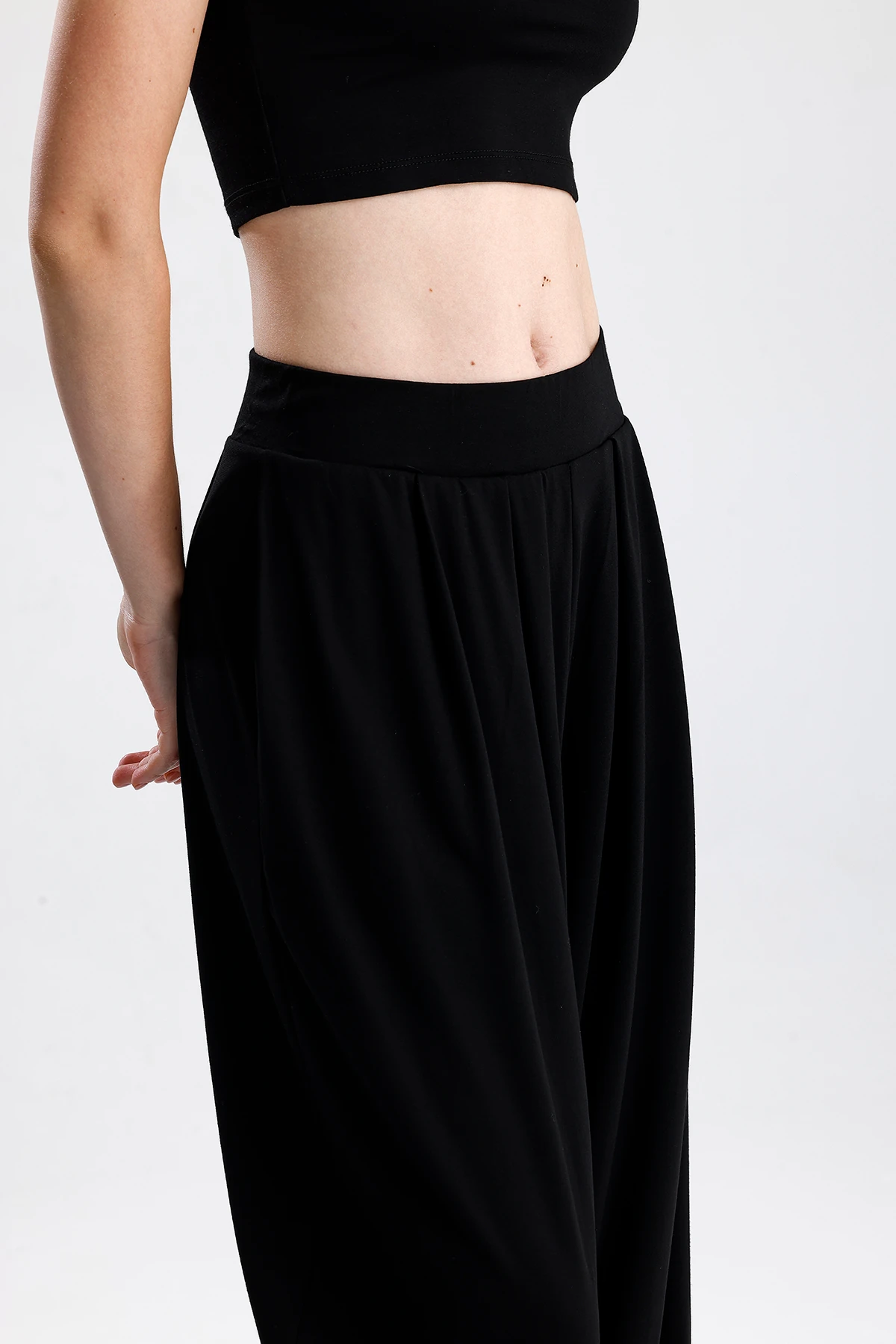 Hafif ve Dökümlü Oversize Şalvar Pantolon