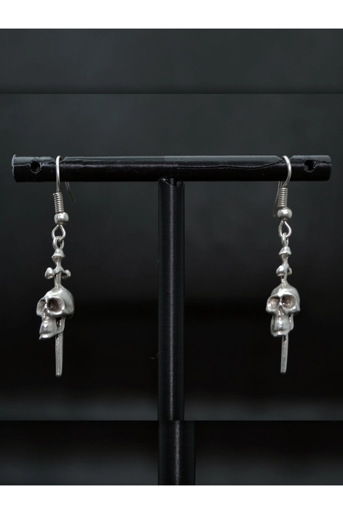 Kılıç ve Kafatası Küpeler