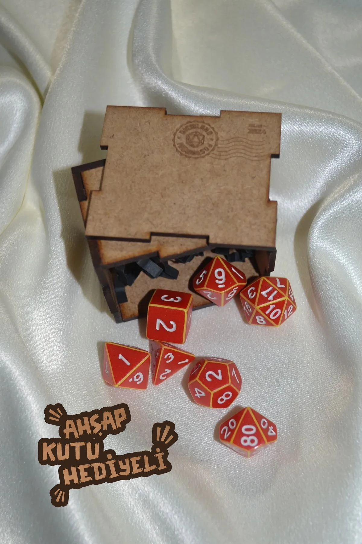 Runik Çizgiler Zar Seti – Sarı & Kırmızı