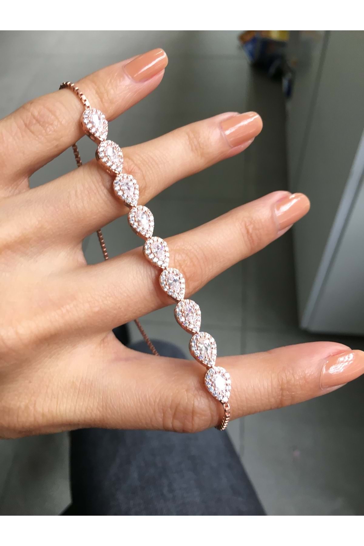925 Ayar Gümüş Damla Motif Asansör Taşlı Bileklik - Gümüş - STANDART
