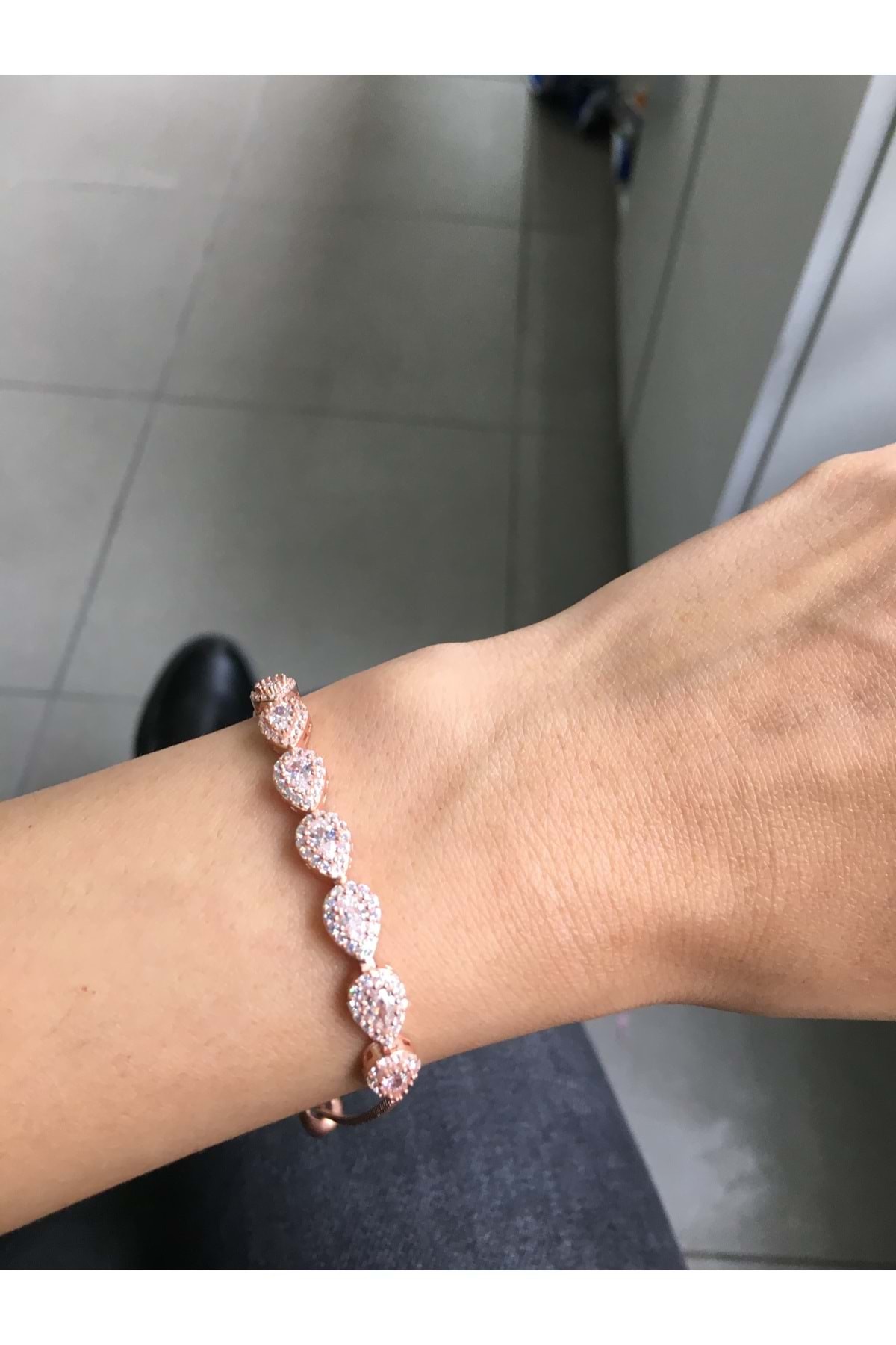 925 Ayar Gümüş Damla Motif Asansör Taşlı Bileklik - Gümüş - STANDART
