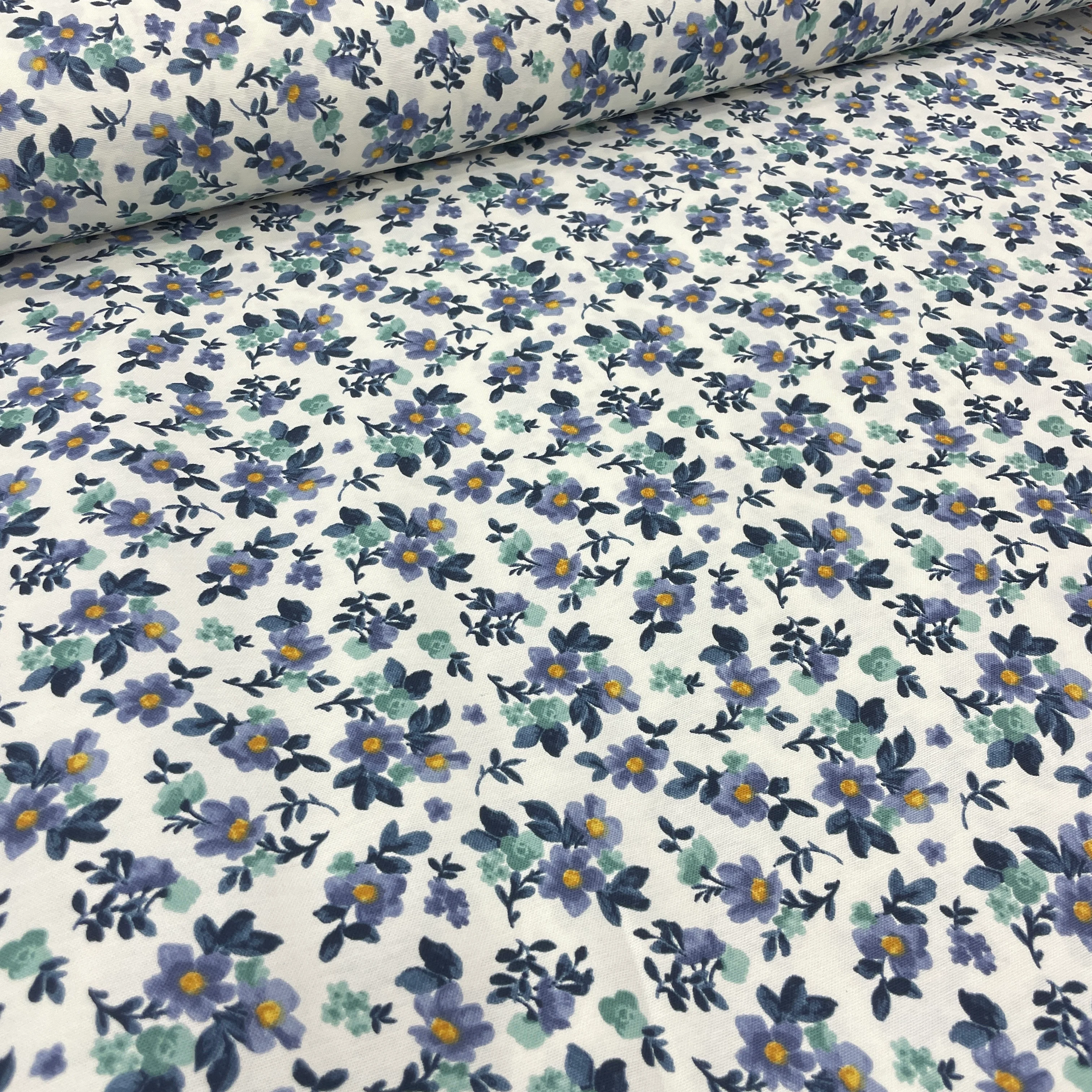 Minik Çiçekli Duck Keten Kumaş – Döşemelik, Perdelik ve Masa Örtülük Kumaş - İndigo Mavi