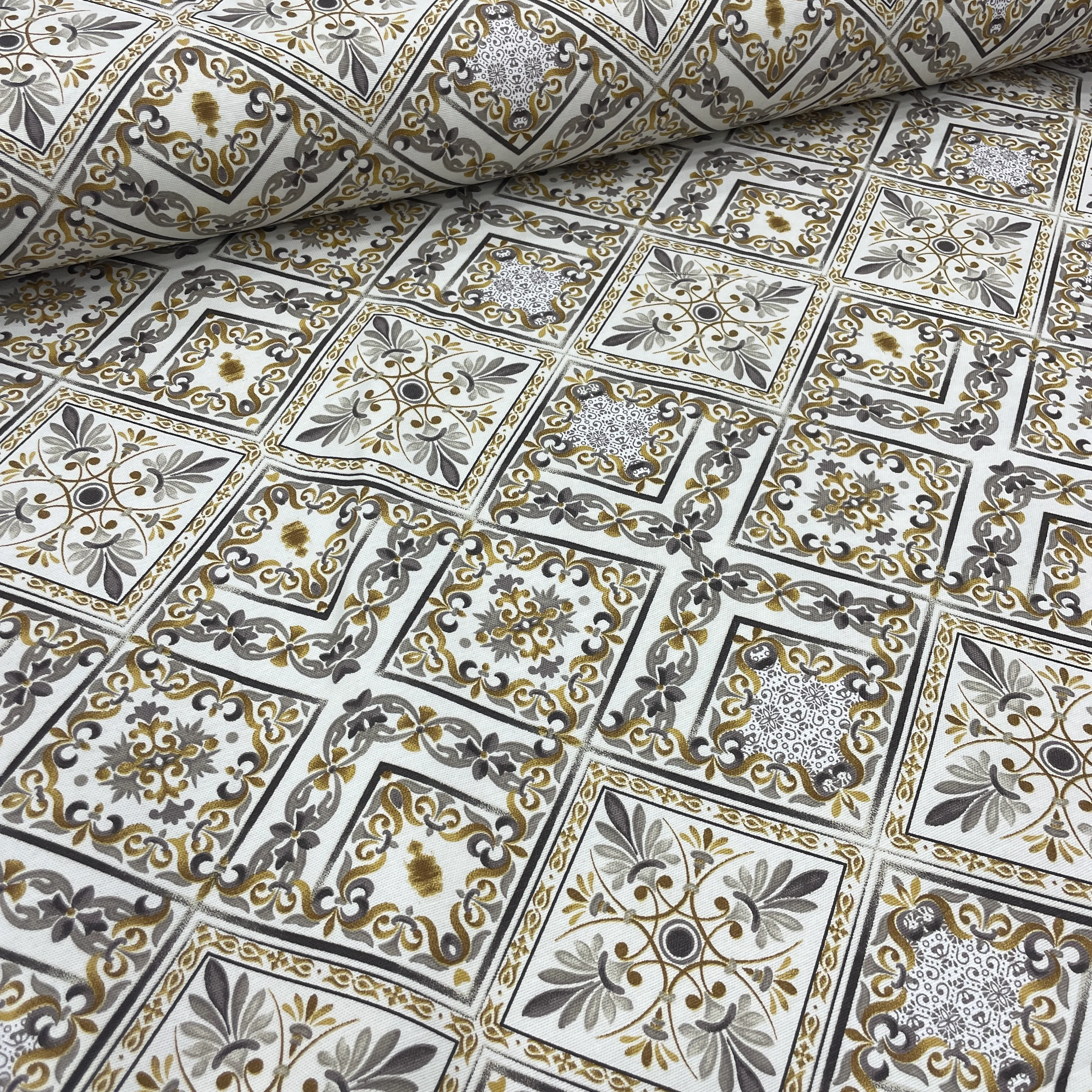 Mozaik Duck Keten Kumaş – Döşemelik, Perdelik ve Masa Örtülük Kumaş - Gold