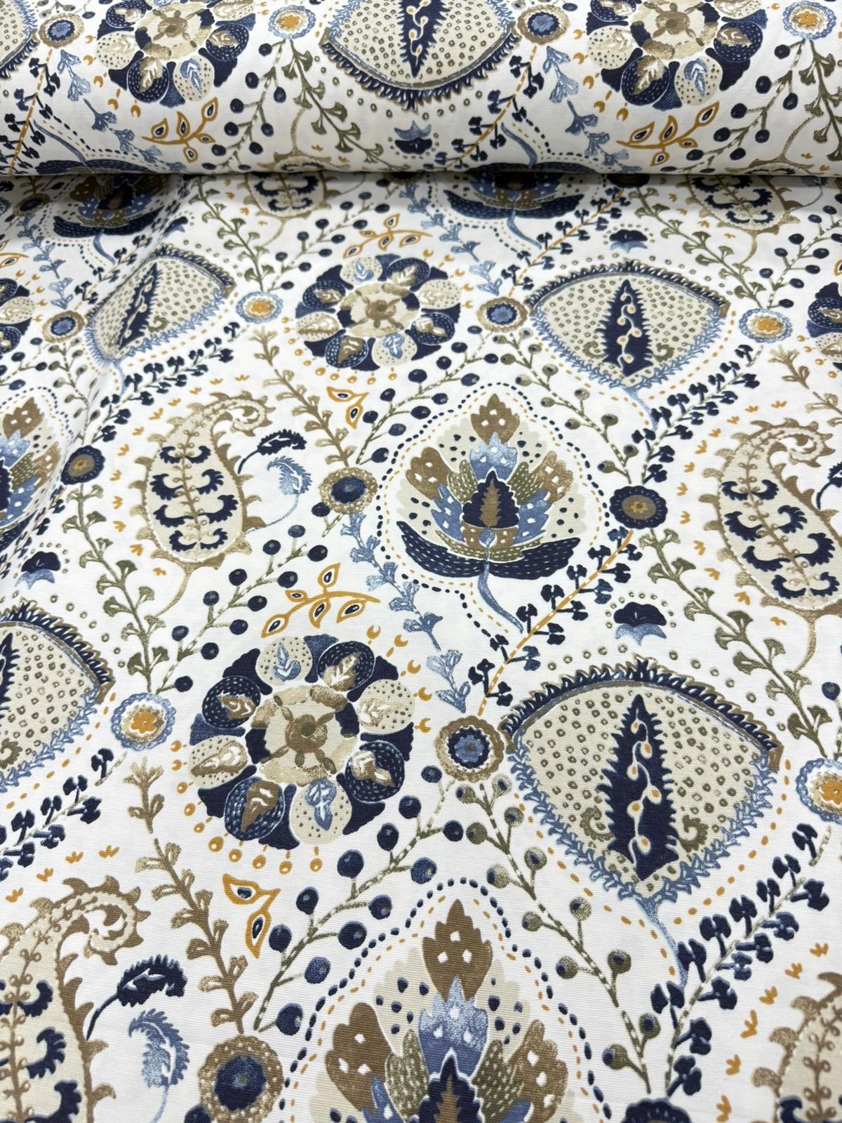 BEYAZ ZEMİNE KARIŞIK DESEN