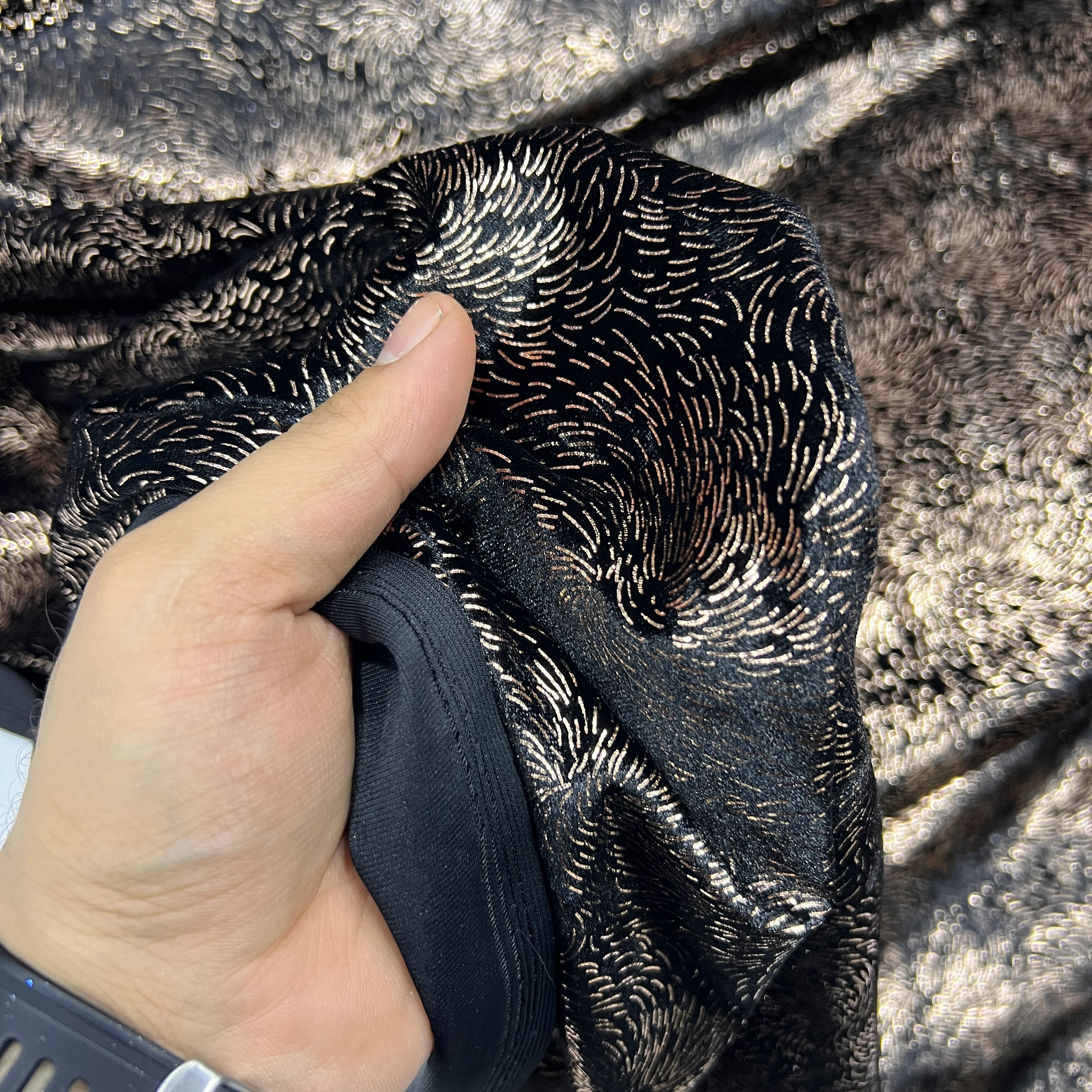 Bronz Jakarlı İpek Kadife Kumaş