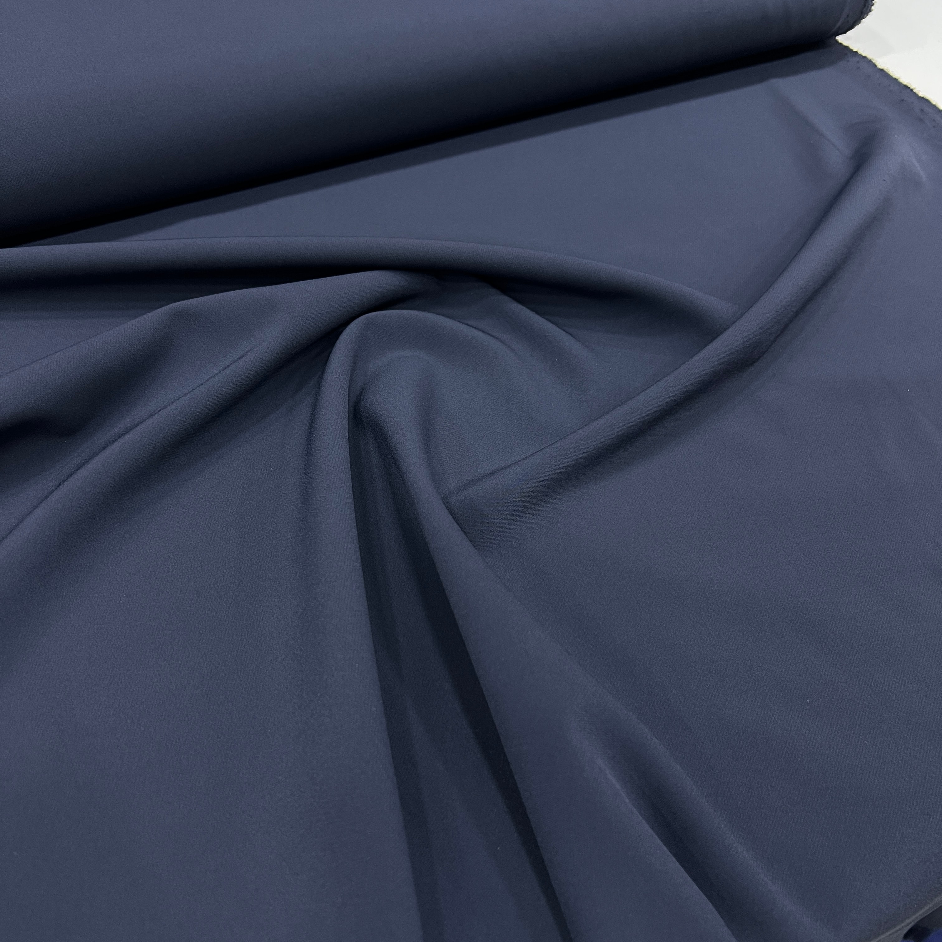 Likralı Pamuk Gabardin Kumaş – Kalın, Tok ve Esnek Doku | Blazer, Pantolon, Etek ve Ceketlik Kumaş - İndigo Mavi