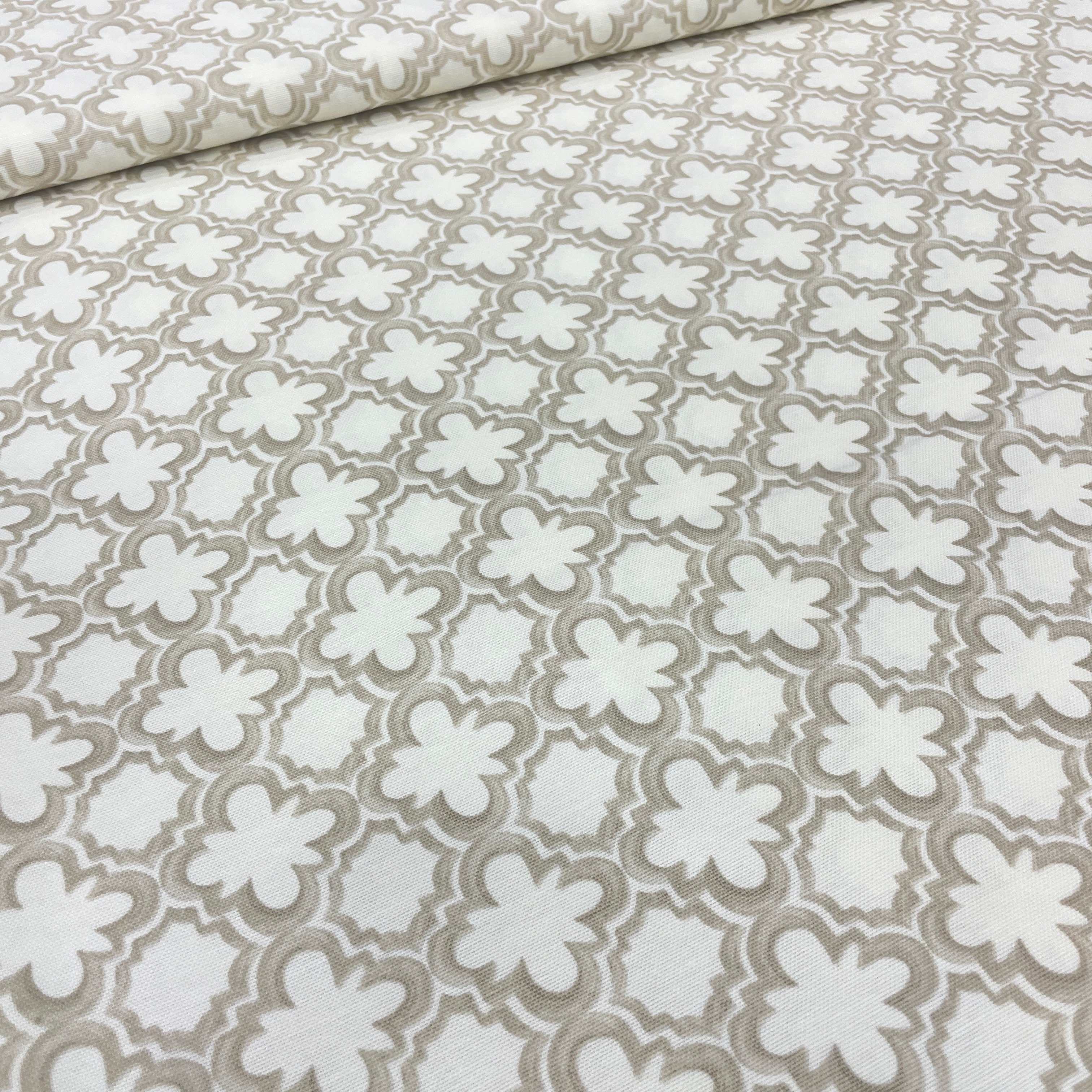 Minik Sur Desenli Duck Keten Kumaş – Döşemelik, Perdelik ve Masa Örtülük Kumaş - Bej