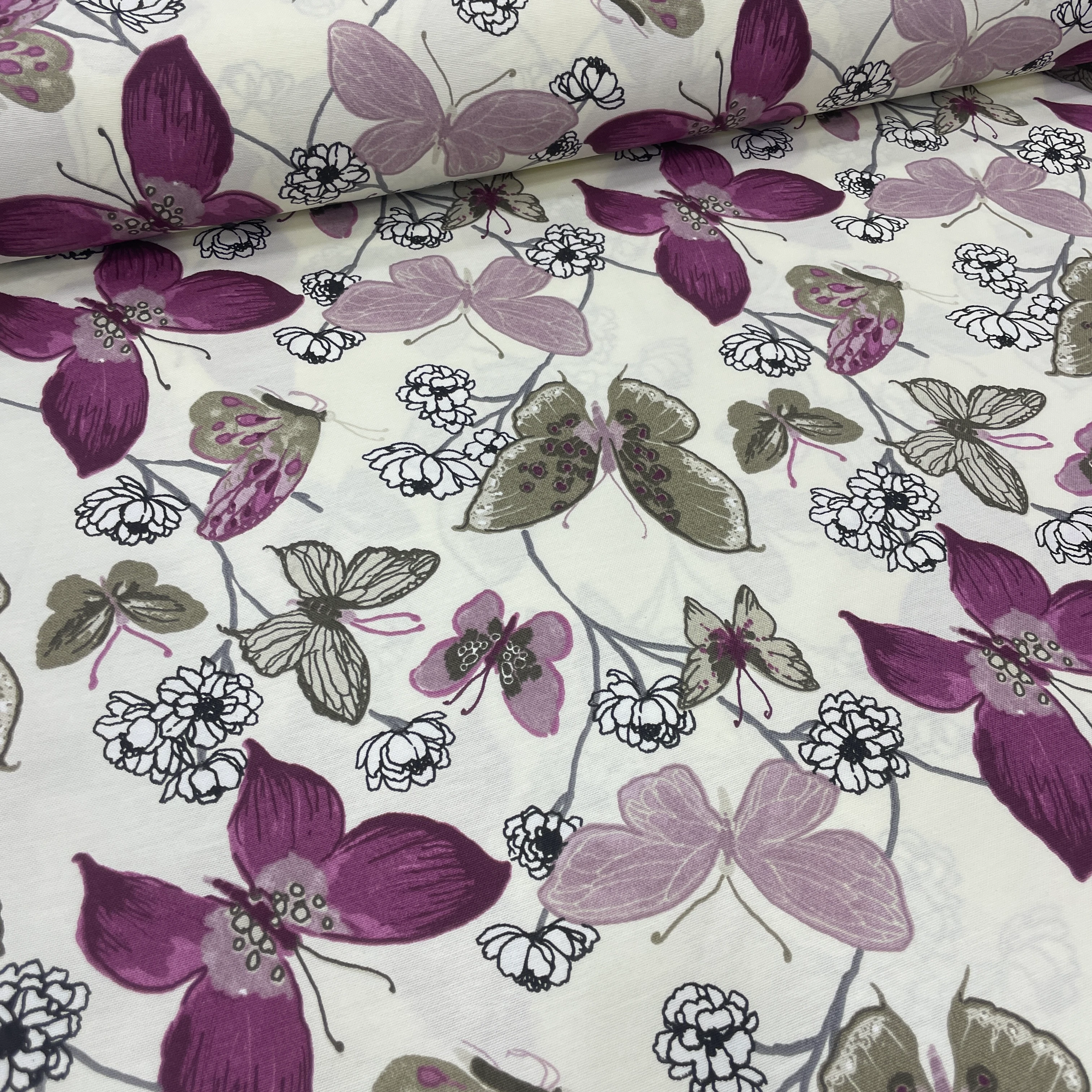 Mor Kelebekler Duck Keten Kumaş – Döşemelik, Perdelik ve Masa Örtülük Kumaş