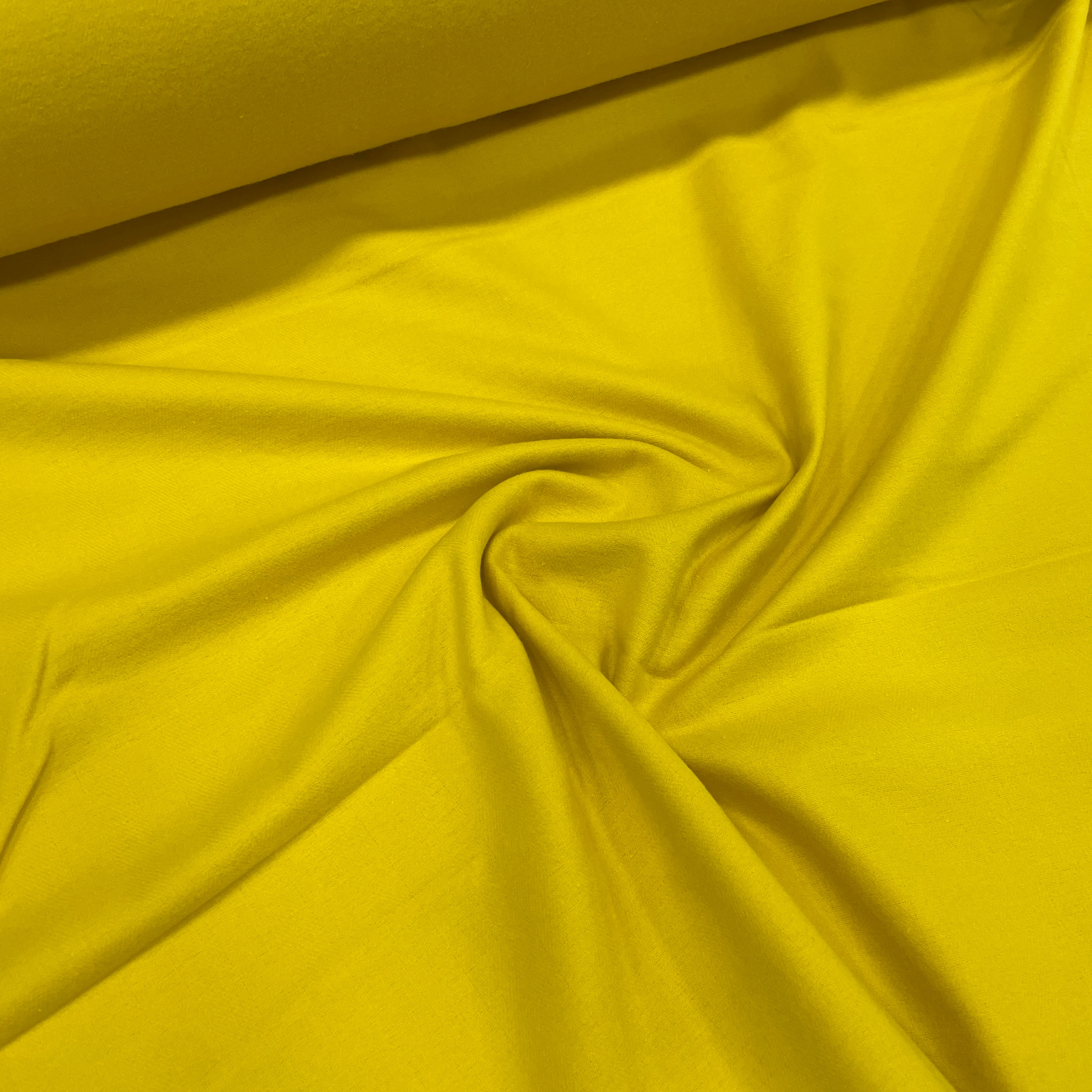 Sarı Elbiselik Düz Renk Pazen Kumaş – 150cm Eninde, %100 Pamuk