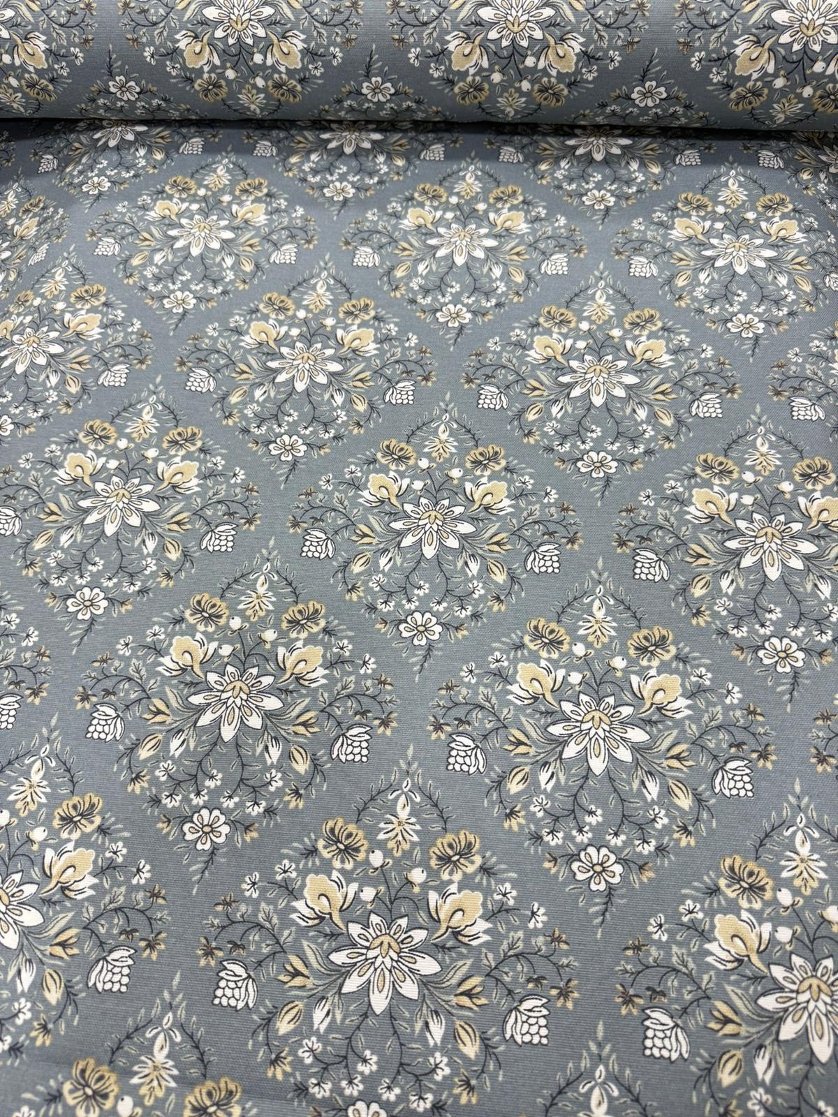 GRİ ZEMİNE ÇİÇEKLİ DESEN