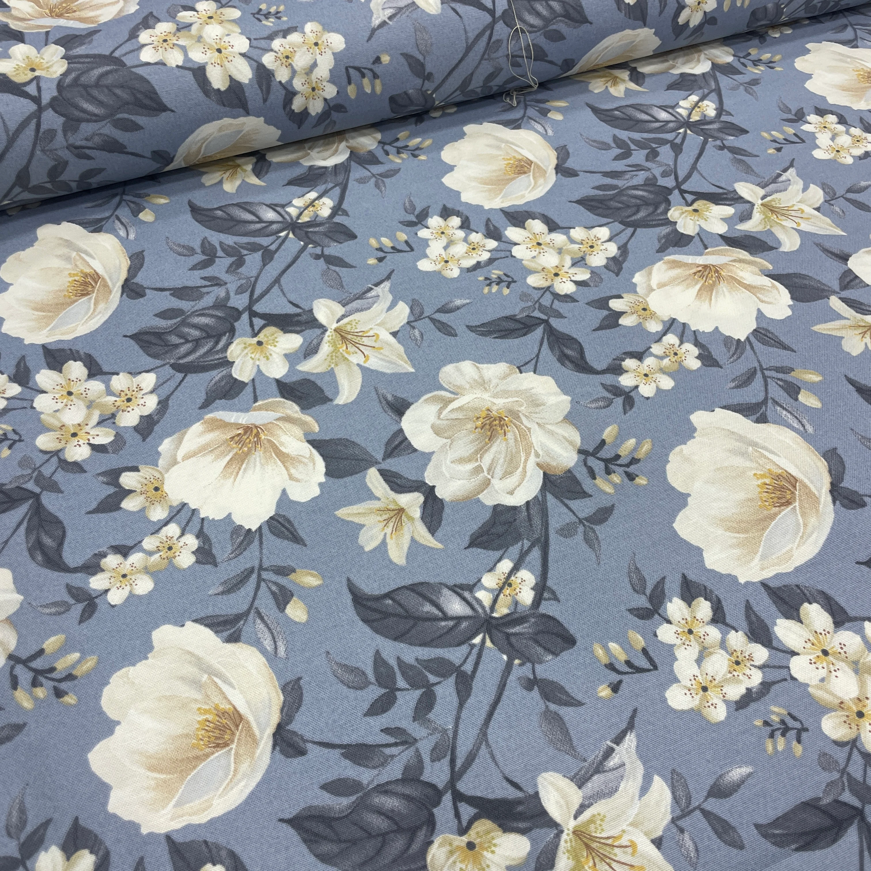 Pera Bloom Duck Keten Kumaş – Döşemelik, Perdelik ve Masa Örtülük Kumaş