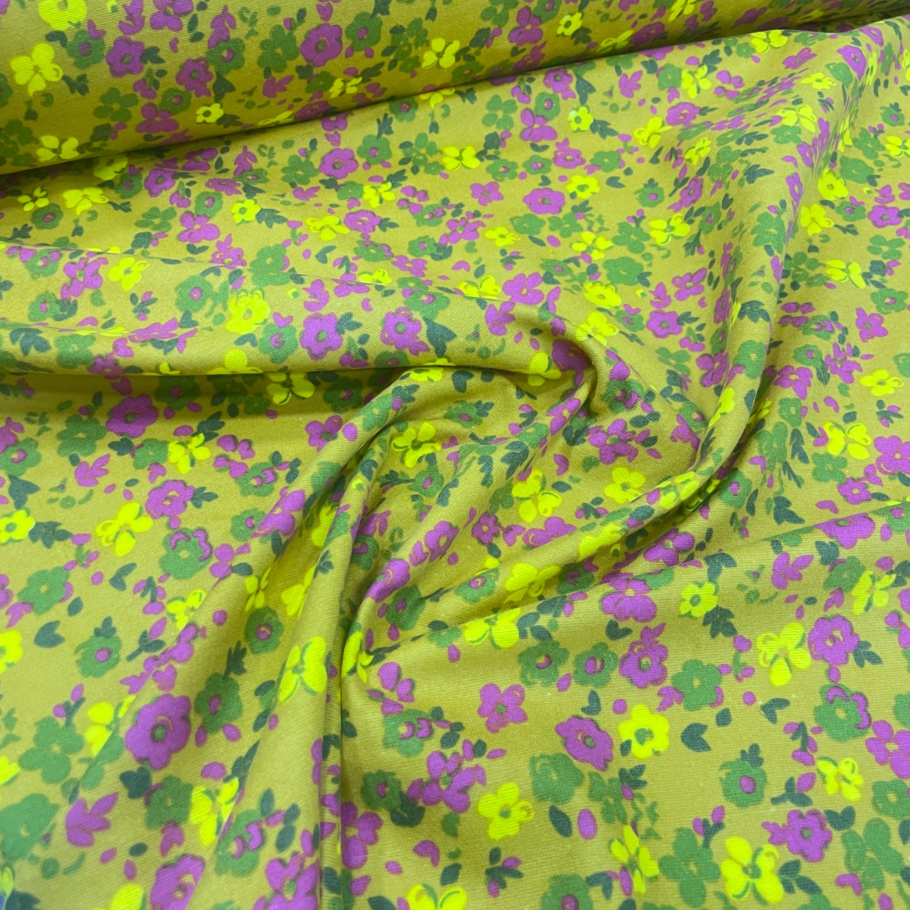 Lime Floral Divitin Pazen Kumaş