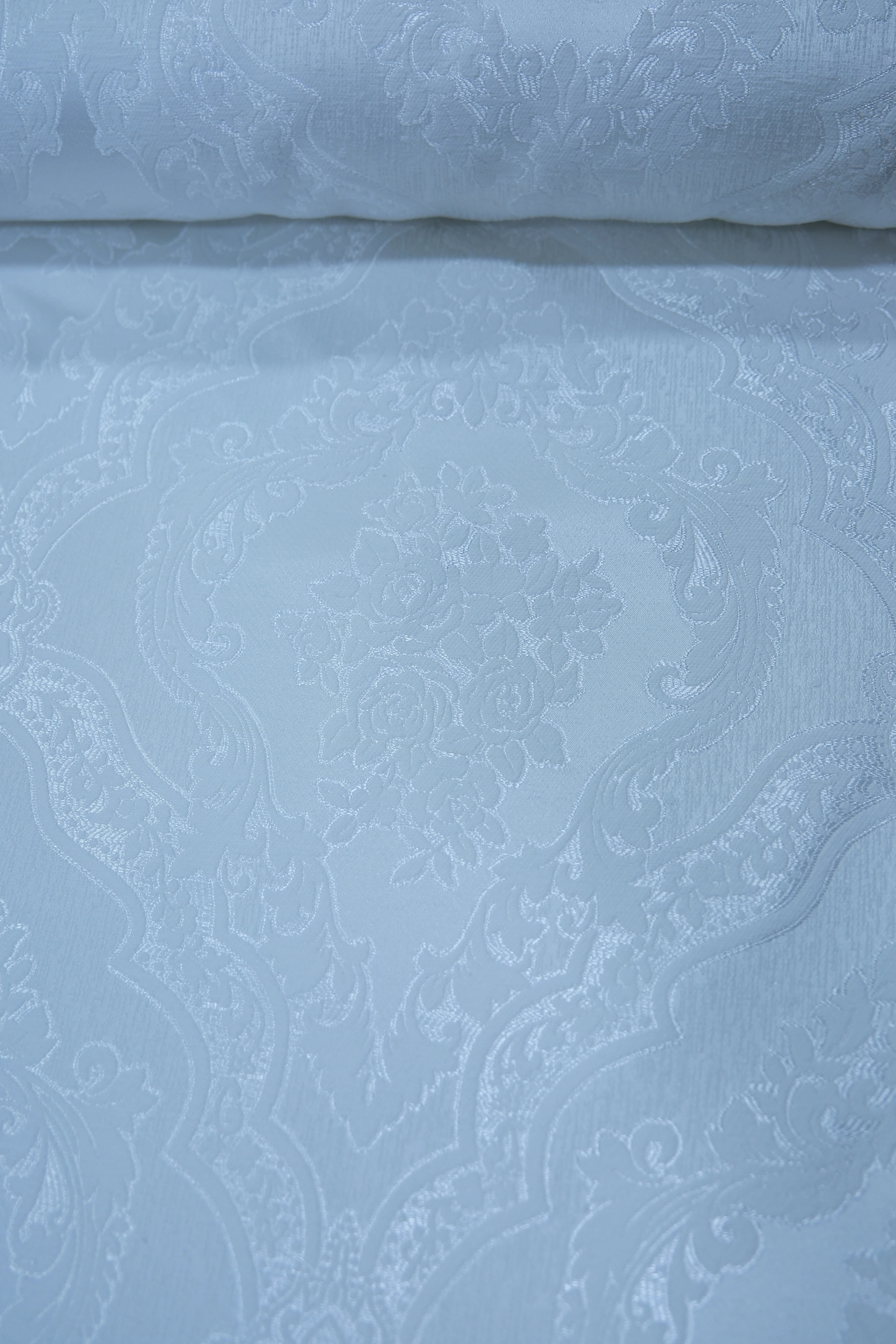 BEYAZ DAMASK İŞLEME