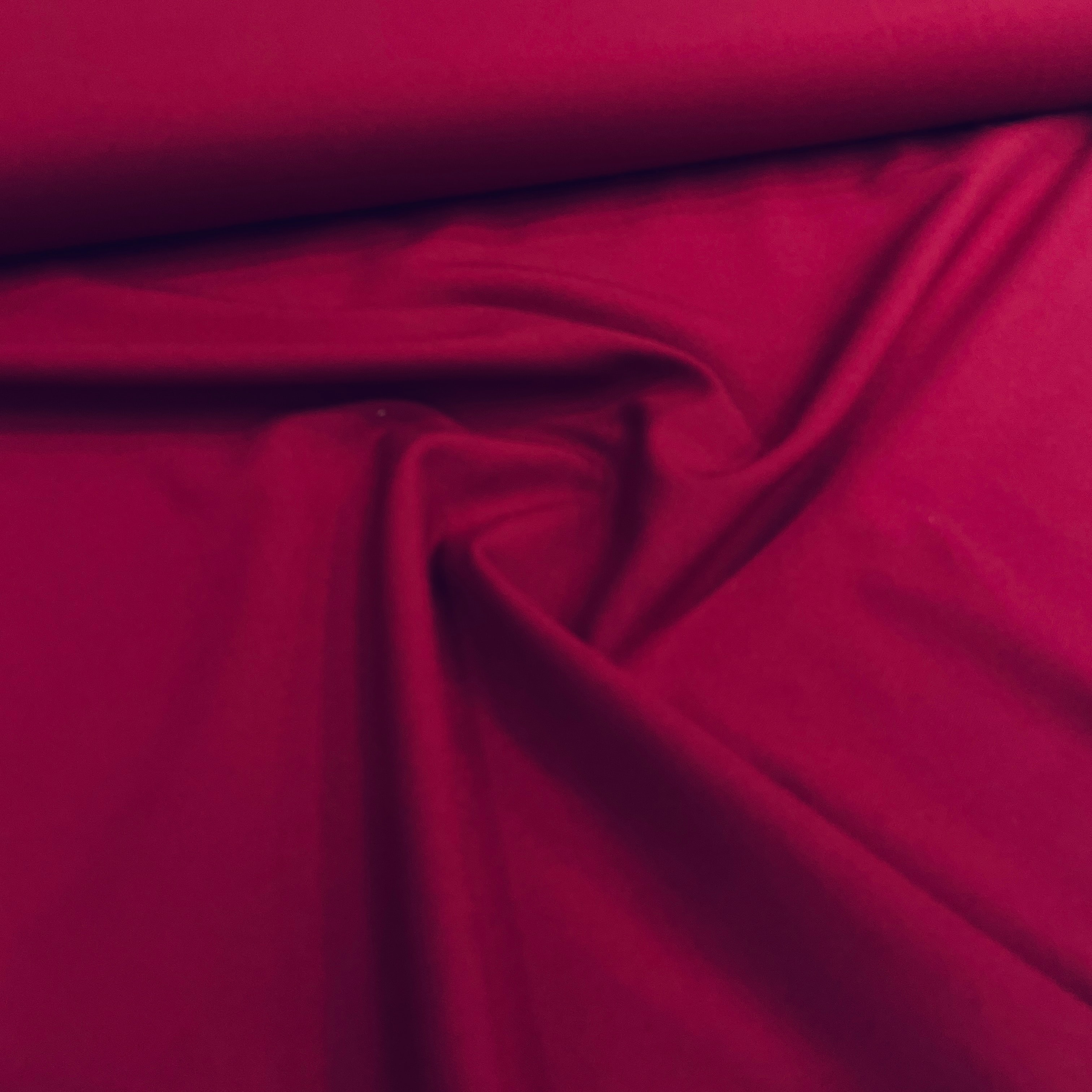 Likralı Pamuk Gabardin Kumaş – Kalın, Tok ve Esnek Doku | Blazer, Pantolon, Etek ve Ceketlik Kumaş - Kırmızı