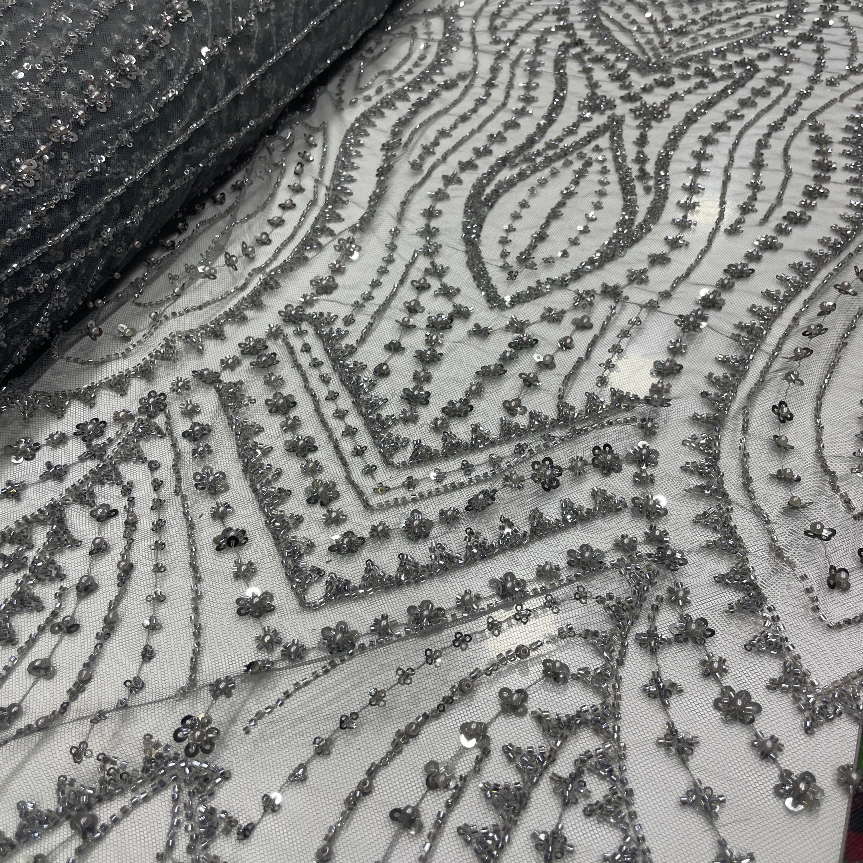 Armoni Boncuk İşlemeli Metrelik Dantel Kumaş - Koyu Gri