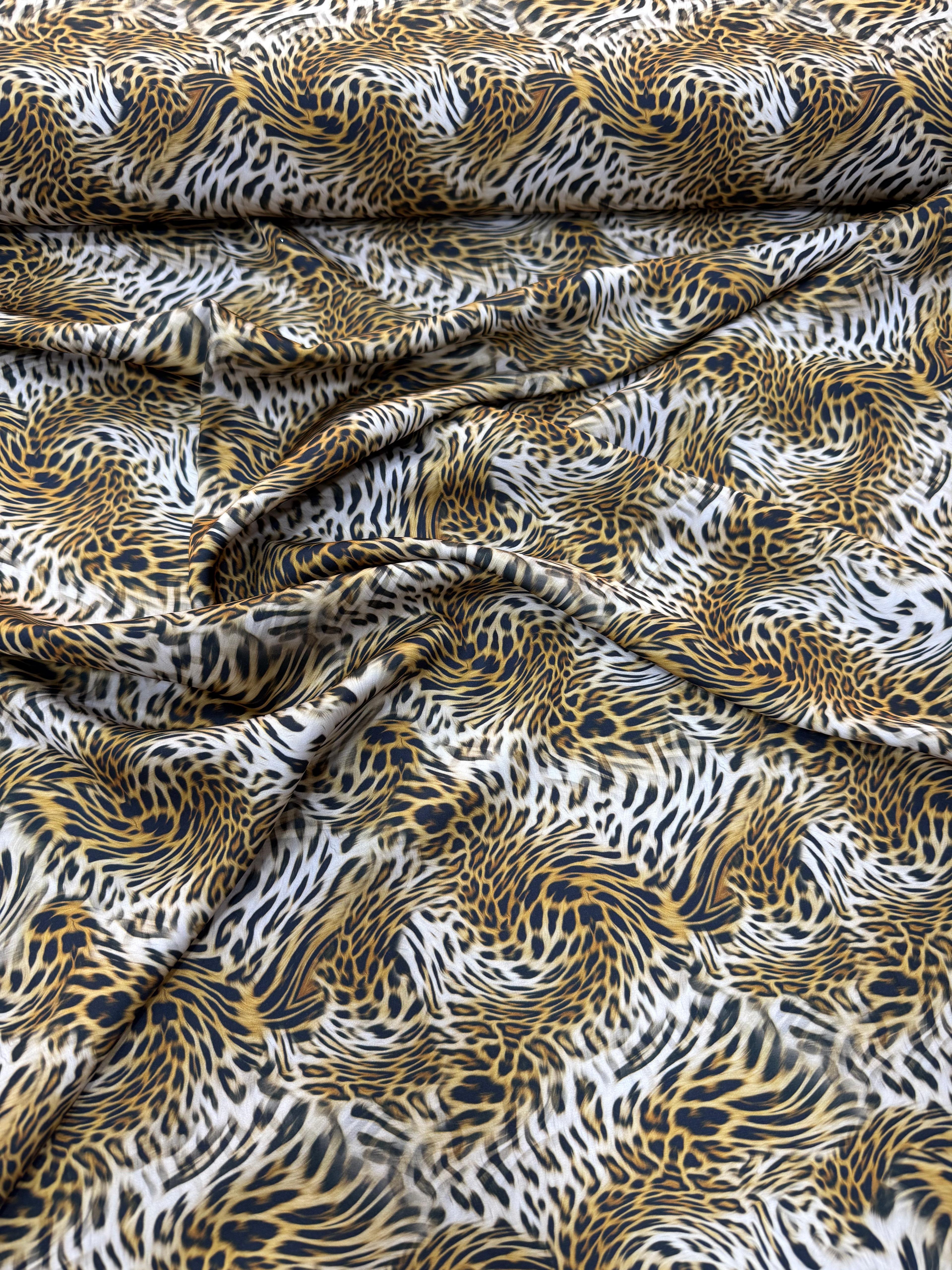 KÜÇÜK LEOPAR DESENLİ