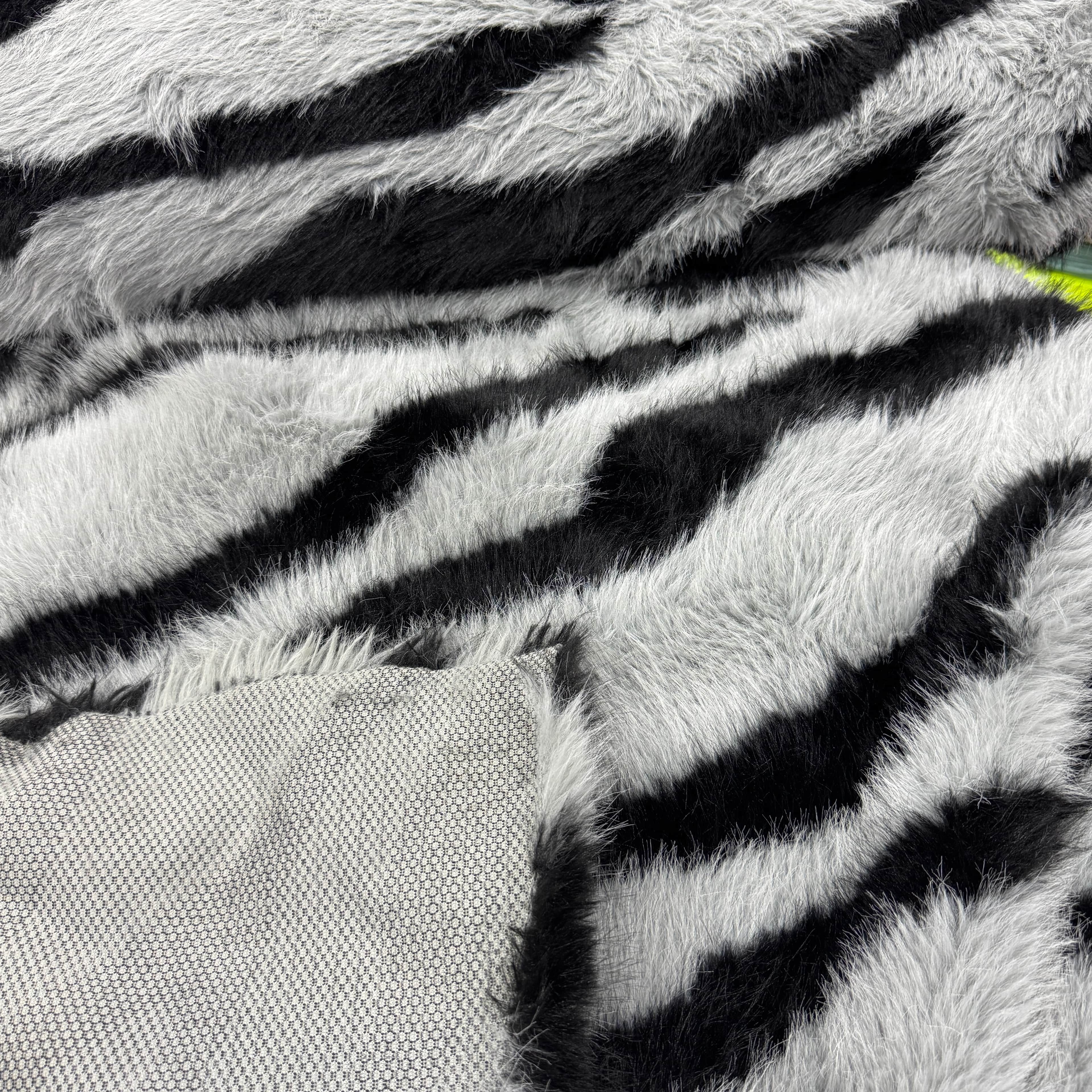 Zebra Desenli Lolita Uzun Tüylü Peluş, Yelek - Kaban - Ceket