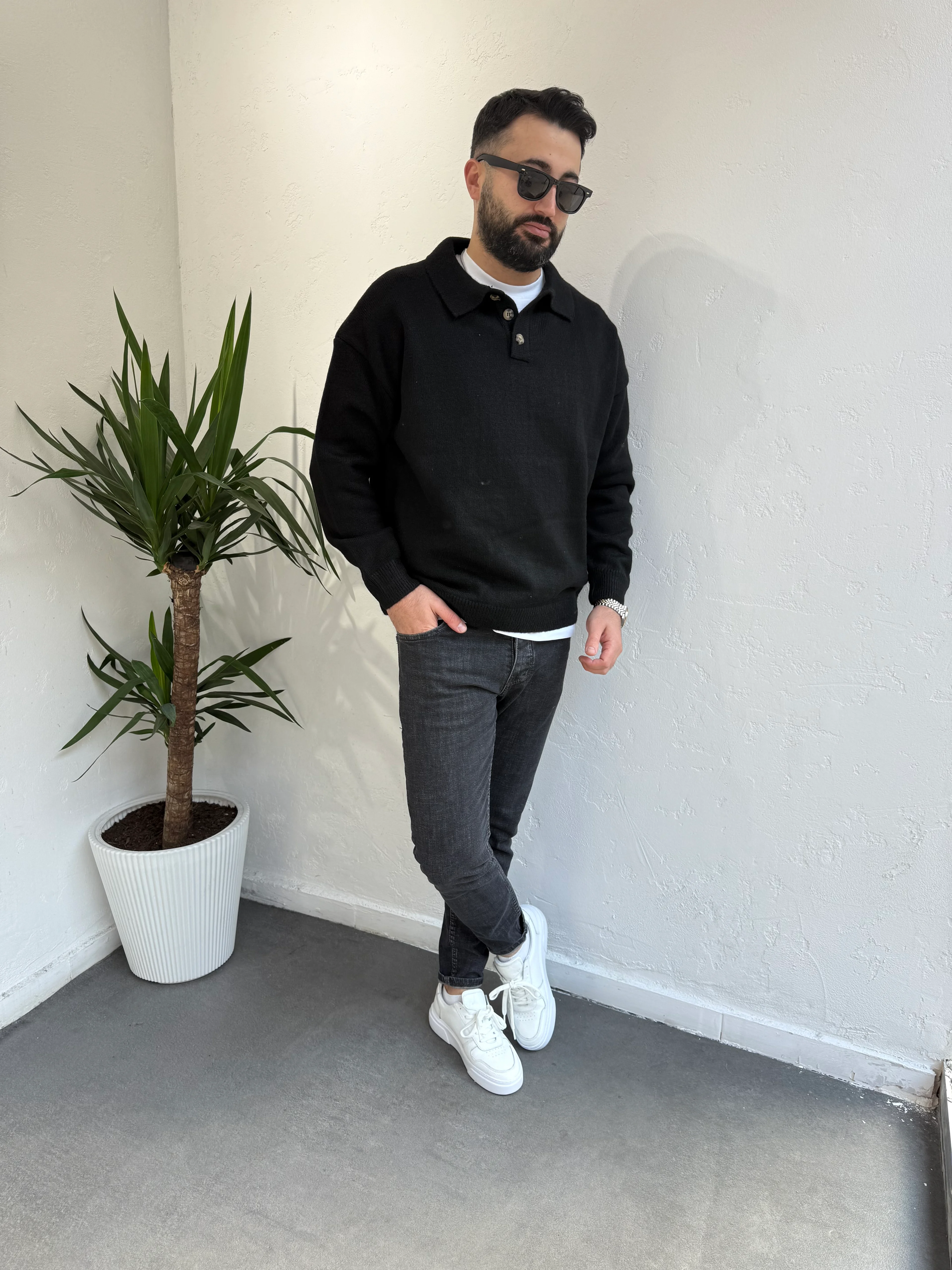 Yaka Düğmeli Triko Kazak Siyah