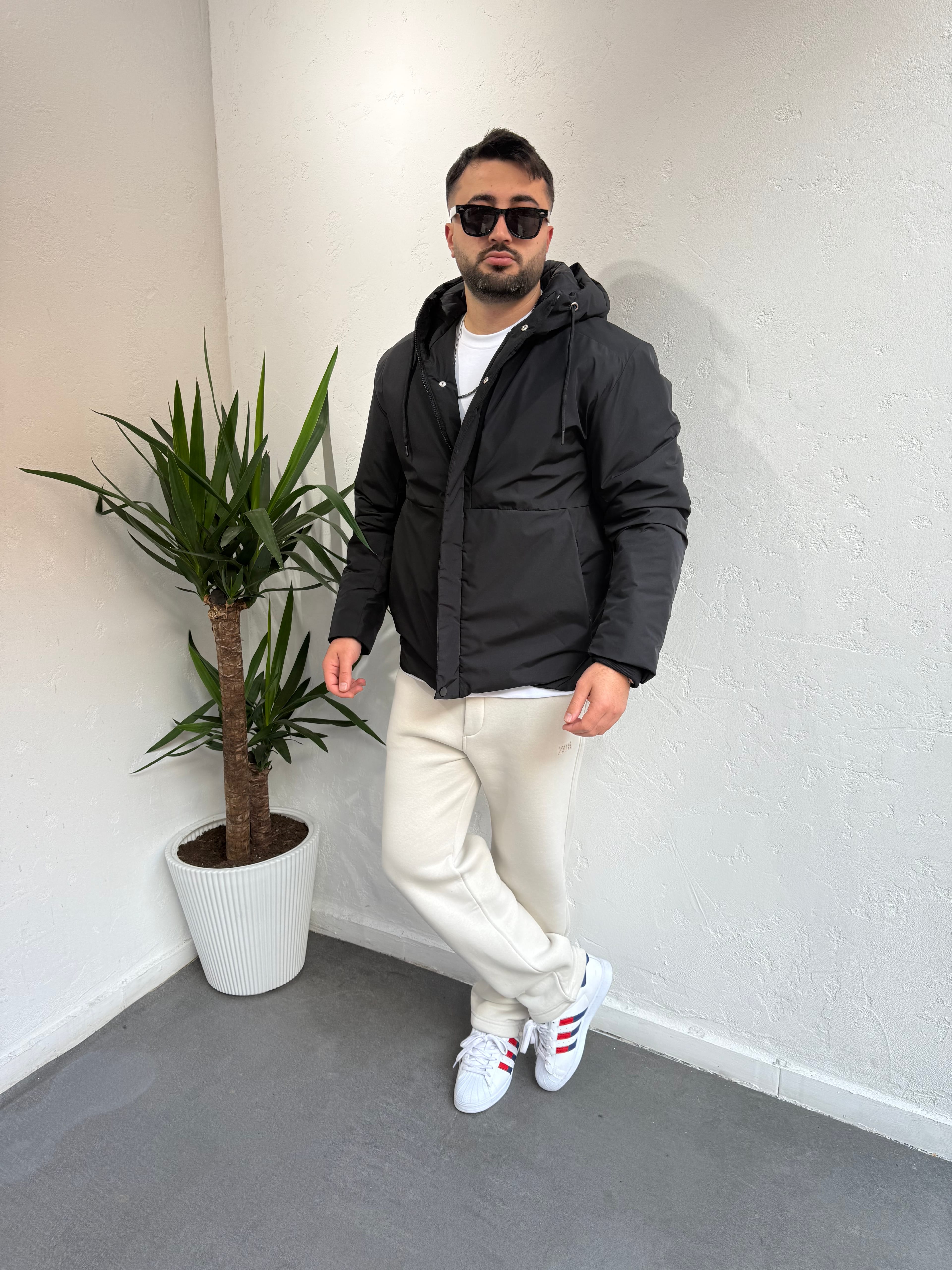 ZR Model Premium Kapüşonlu Mont Siyah