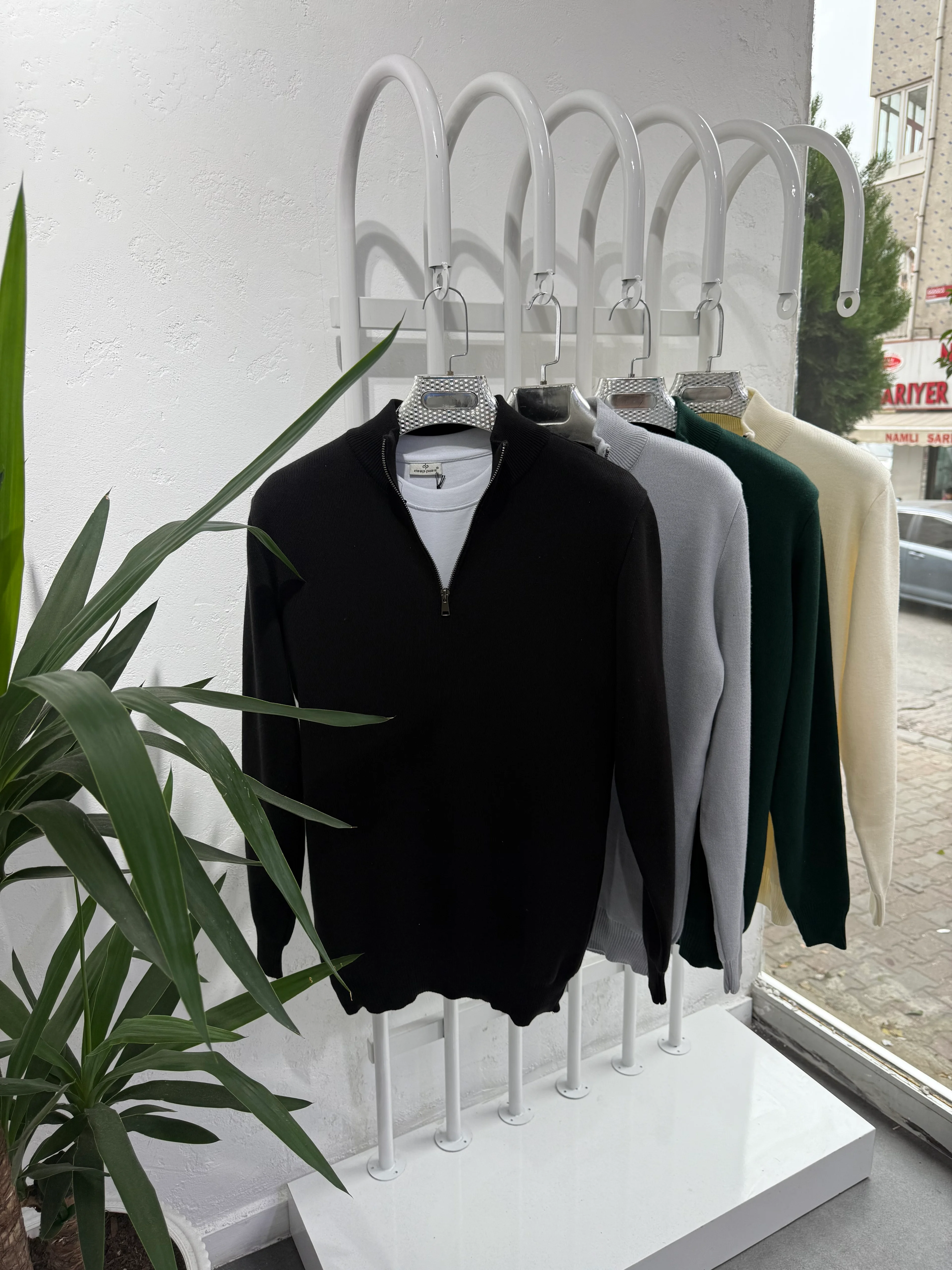 Deep Fermuarlı Yaka Triko Kazak Siyah