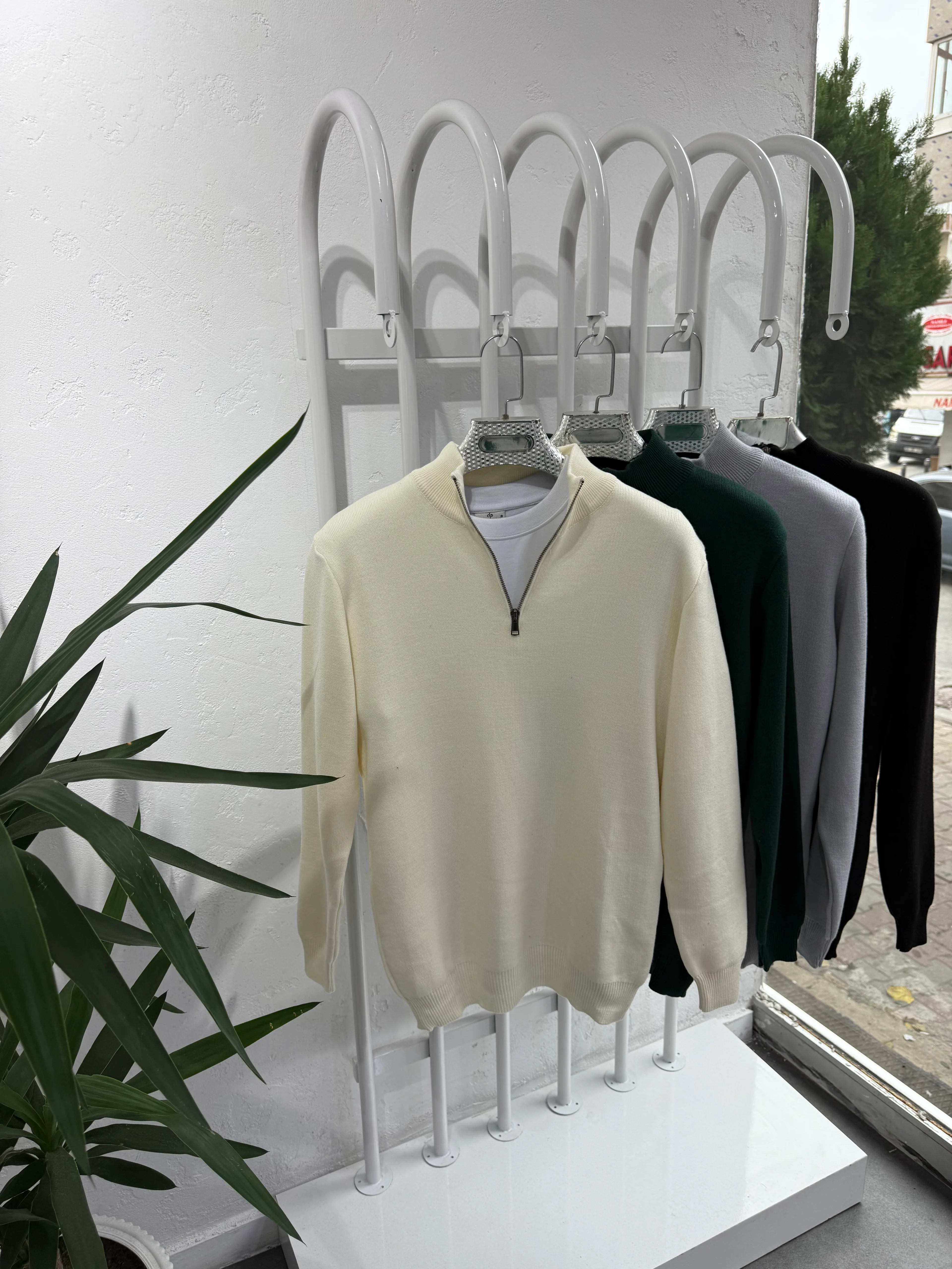 Deep Fermuarlı Yaka Triko Kazak Krem