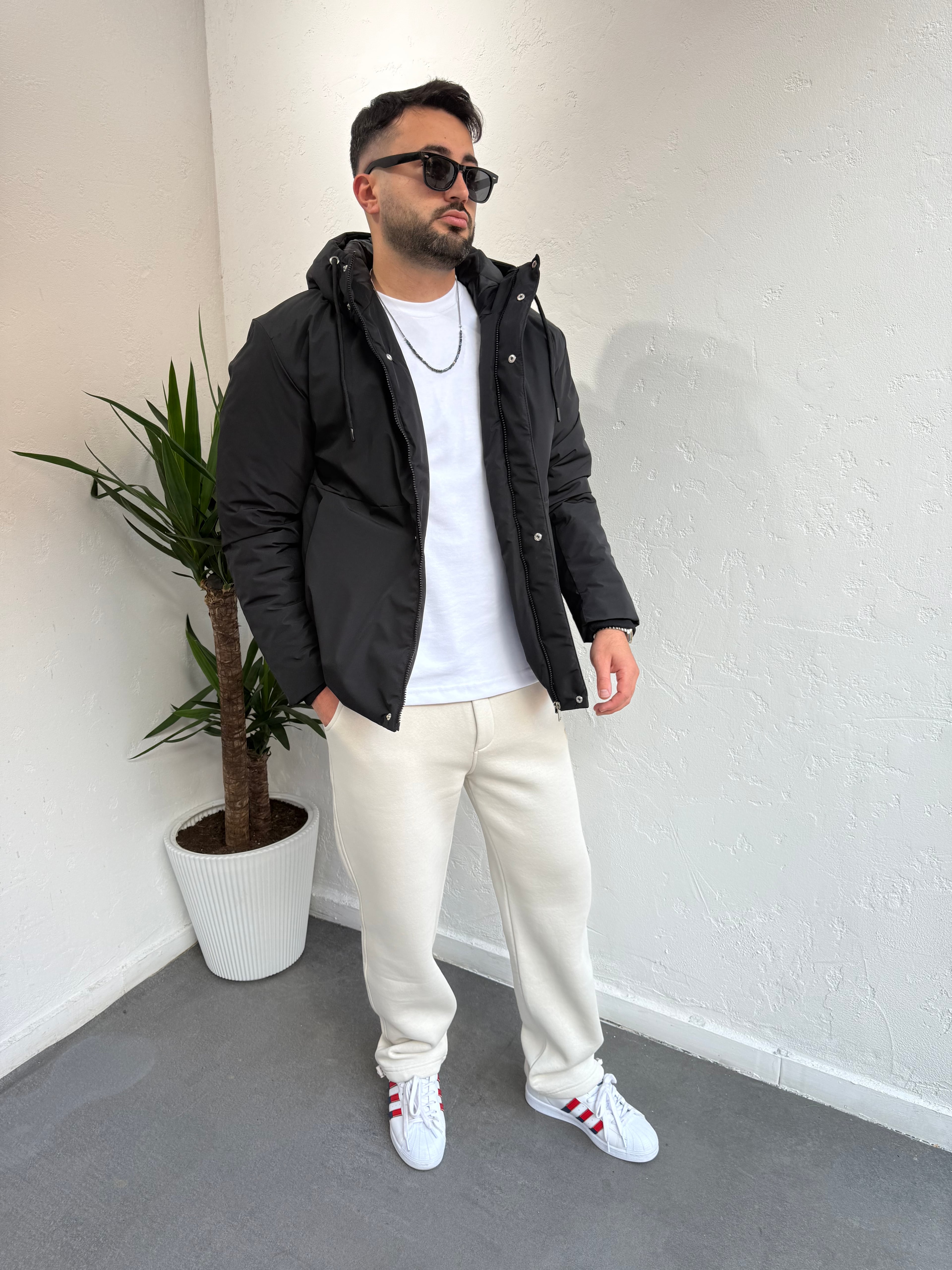 ZR Model Premium Kapüşonlu Mont Siyah